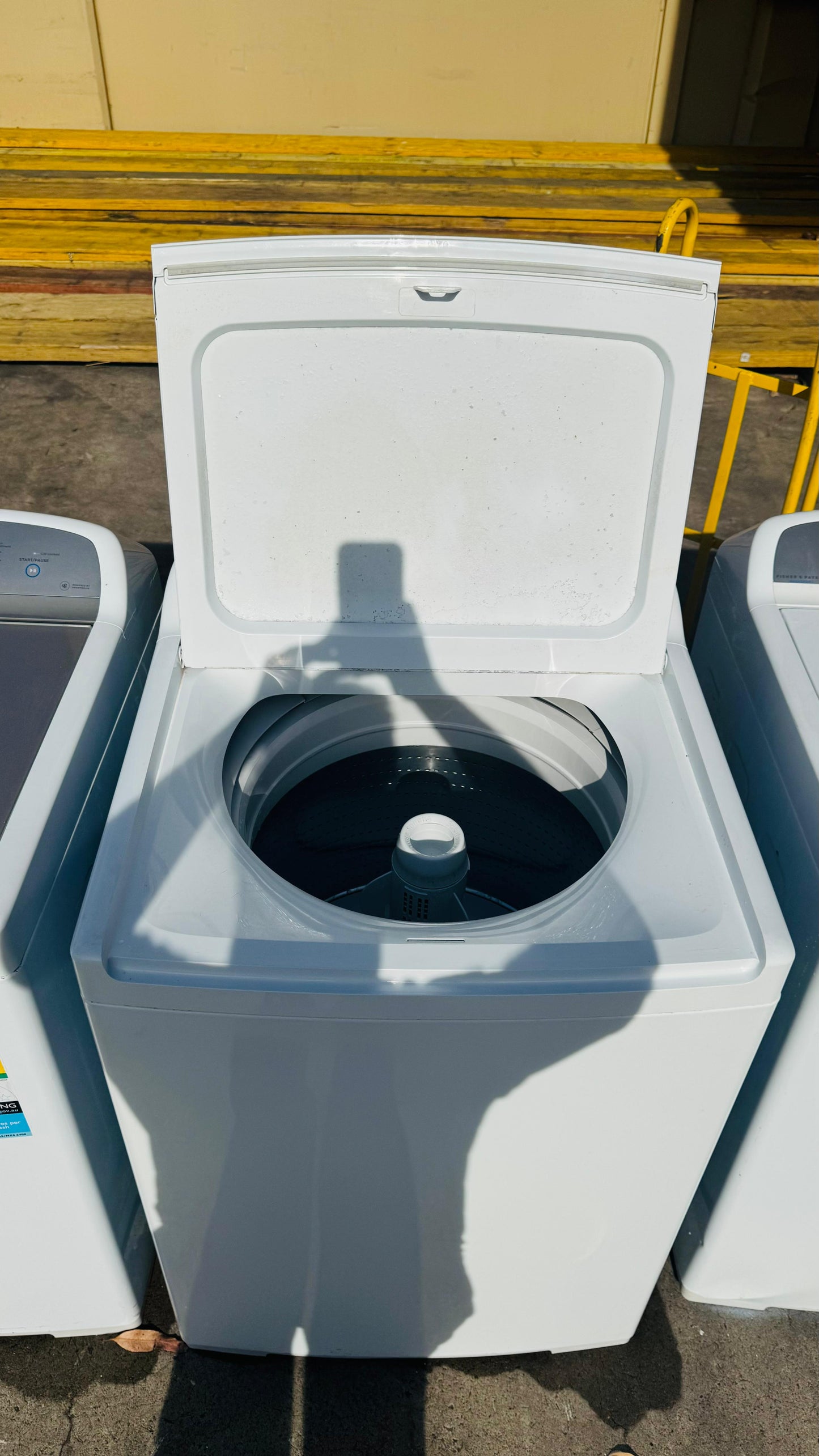 FISHER AND PAYKEL 10KGS TOP LOADER WASHING MACHINE