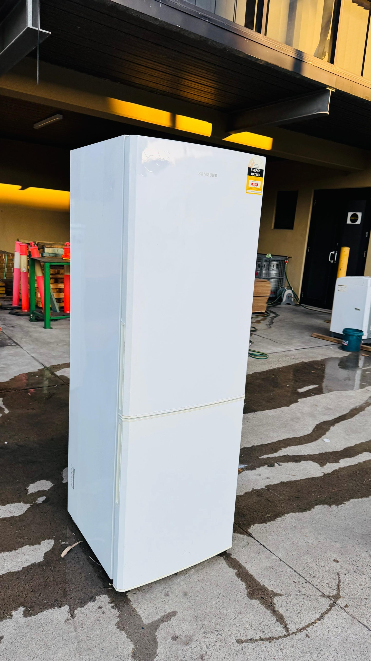 SAMSUNG 324 LITRES FRIDGE FREEZER