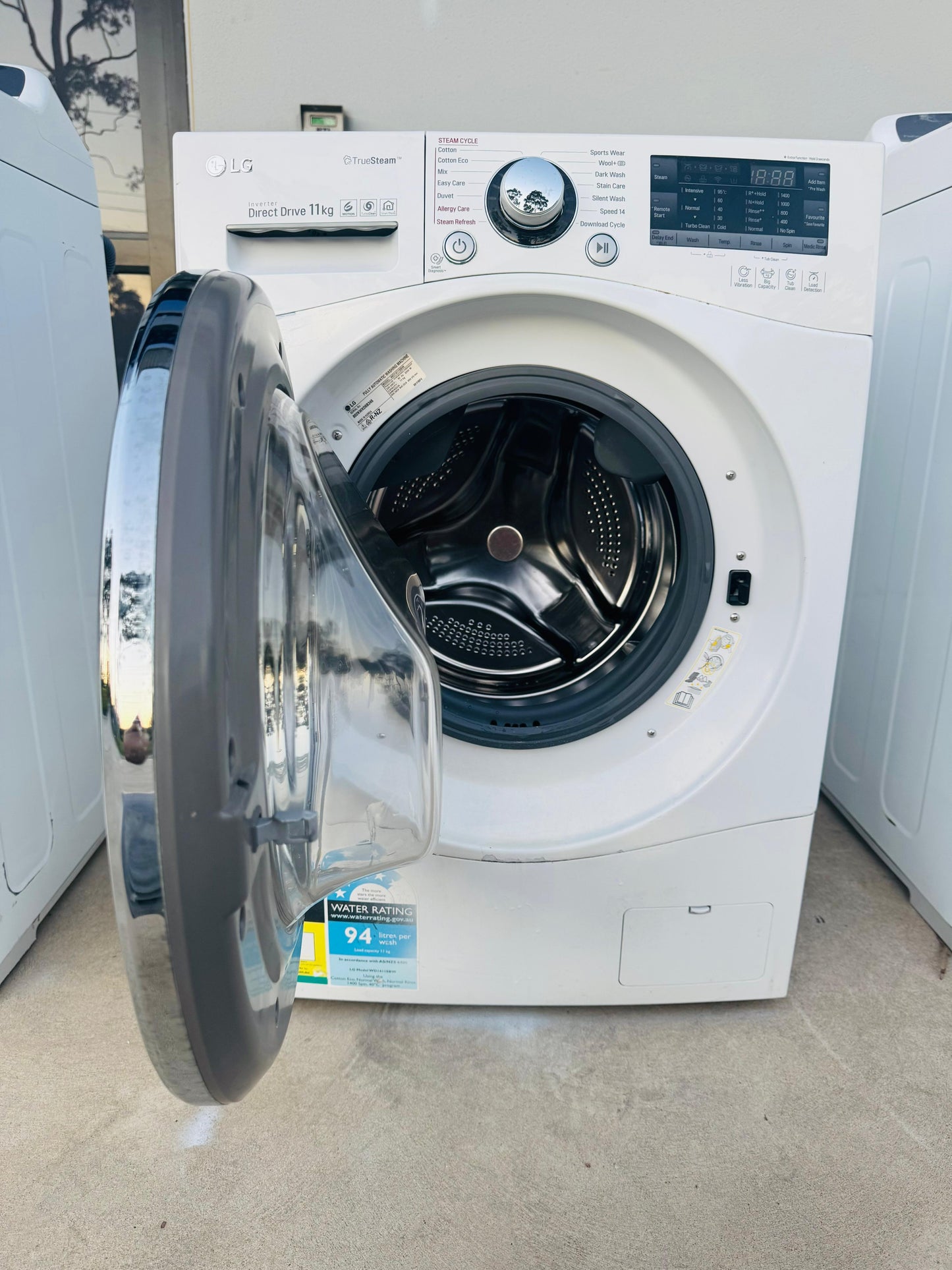 LG 11 KGS FRONT LOADER WASHING MACHINE