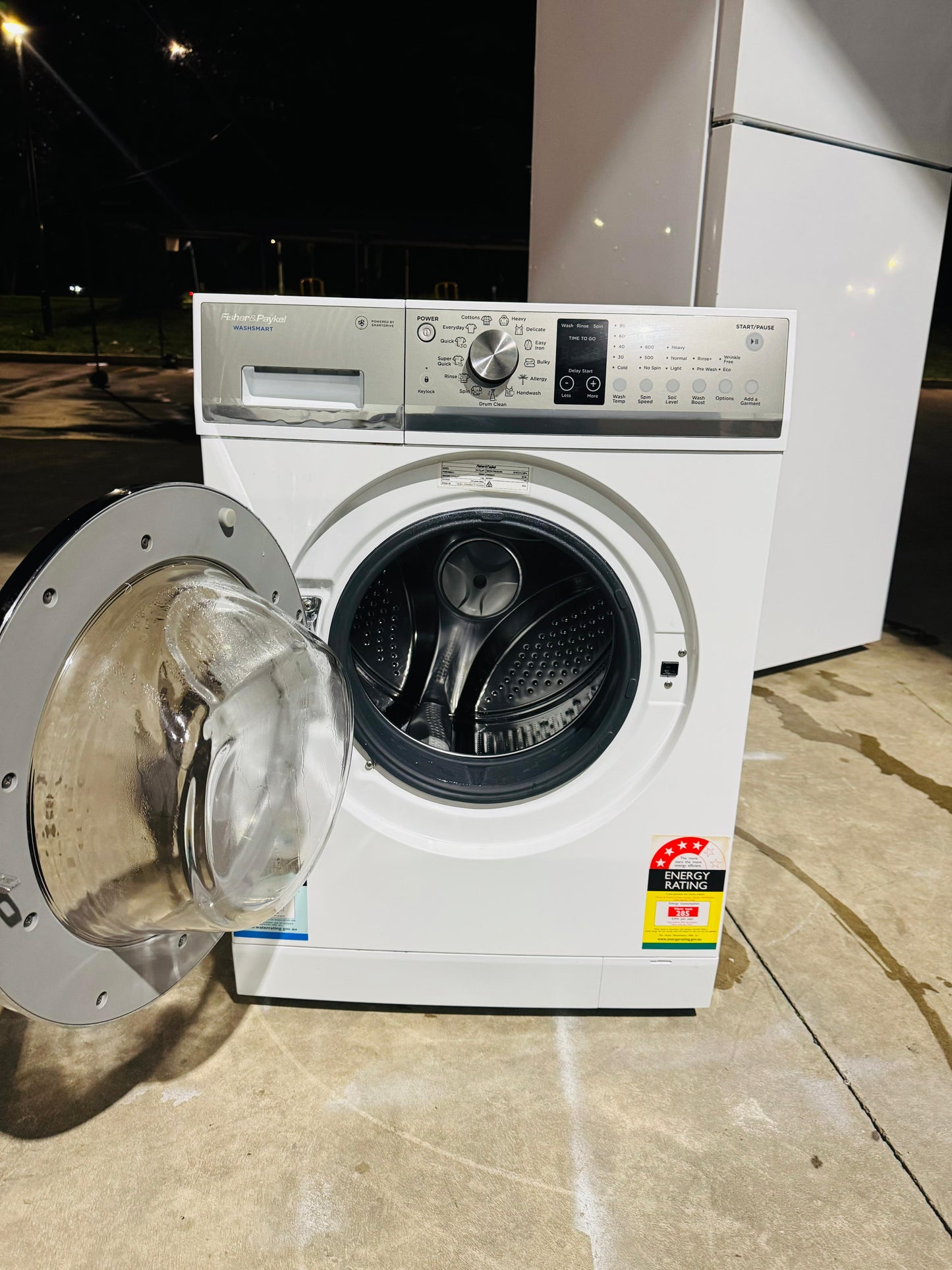 FISHER AND PAYKEL 517 LITRES FRIDGE FREEZER AND FISHER AND PAYKEL 7.5 KGS FRONT LOADER WASHIN MACHINE COMBO DEAL
