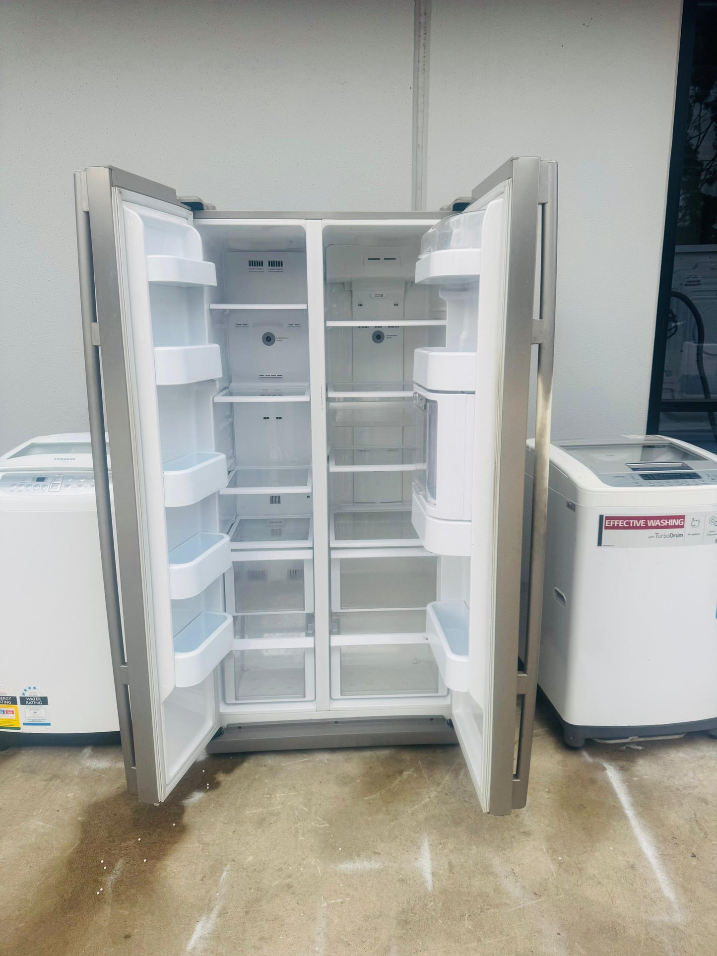 SAMSUNG 540 LITRES SIDE BY SIDE DOOR FRIDGE FREEZER