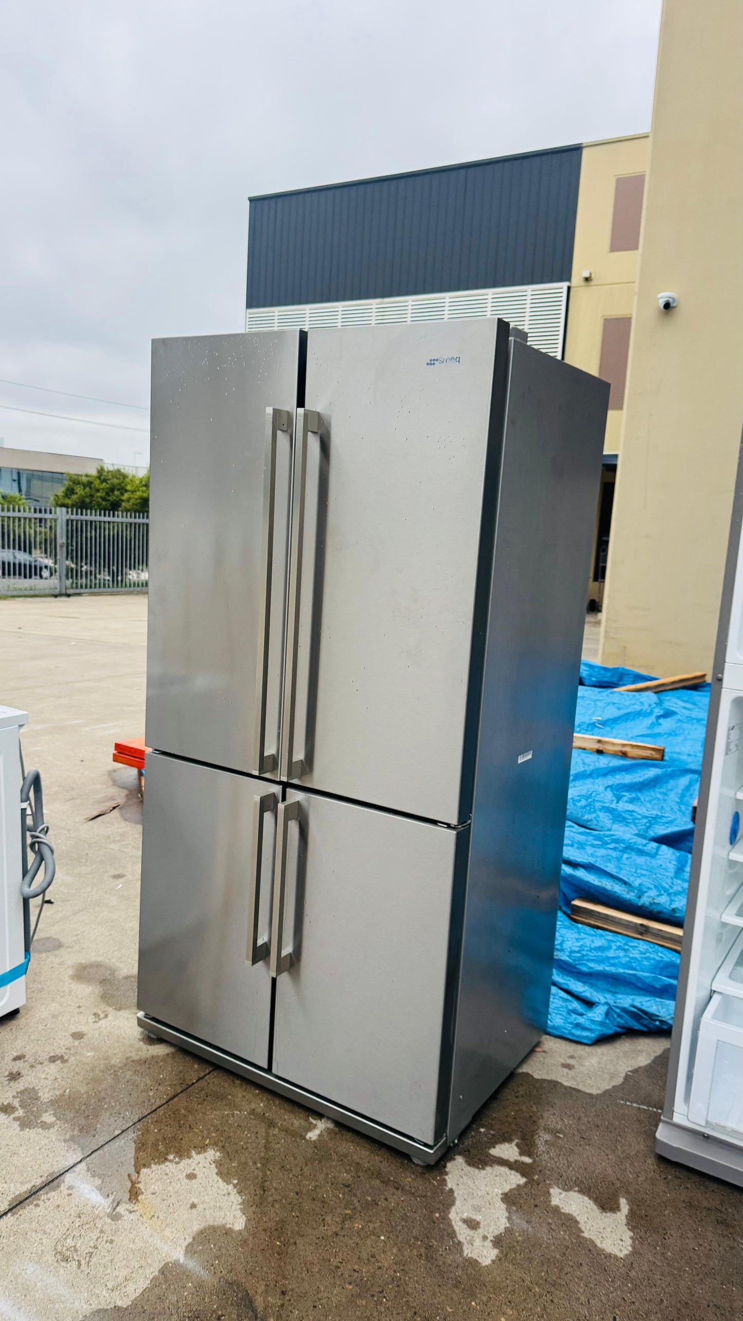 SMEG QUAD DOOR 583 LITRES FRIDGE FREEZER