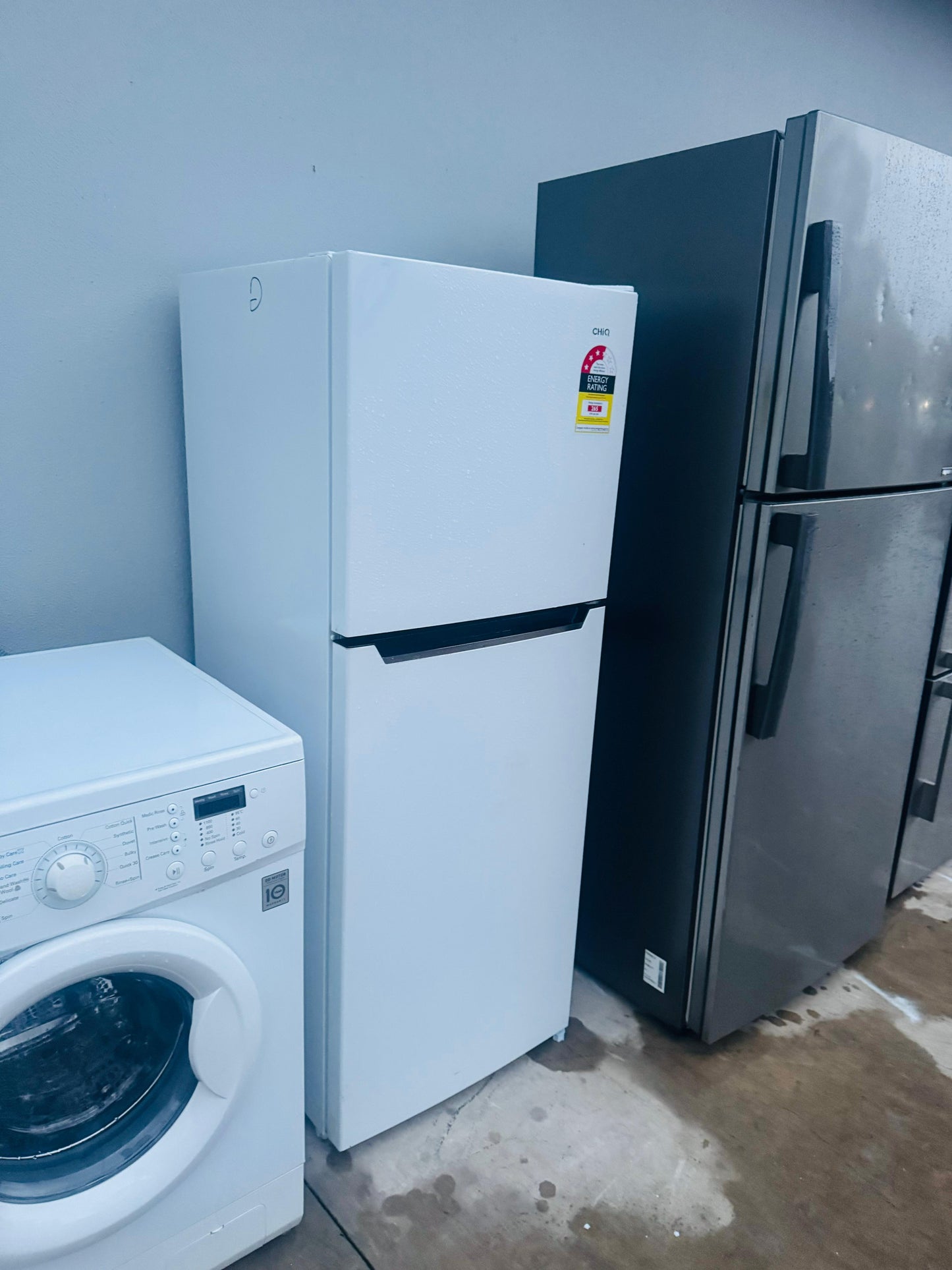 CHIQ 216 LITRES FRIDGE FREEZER
