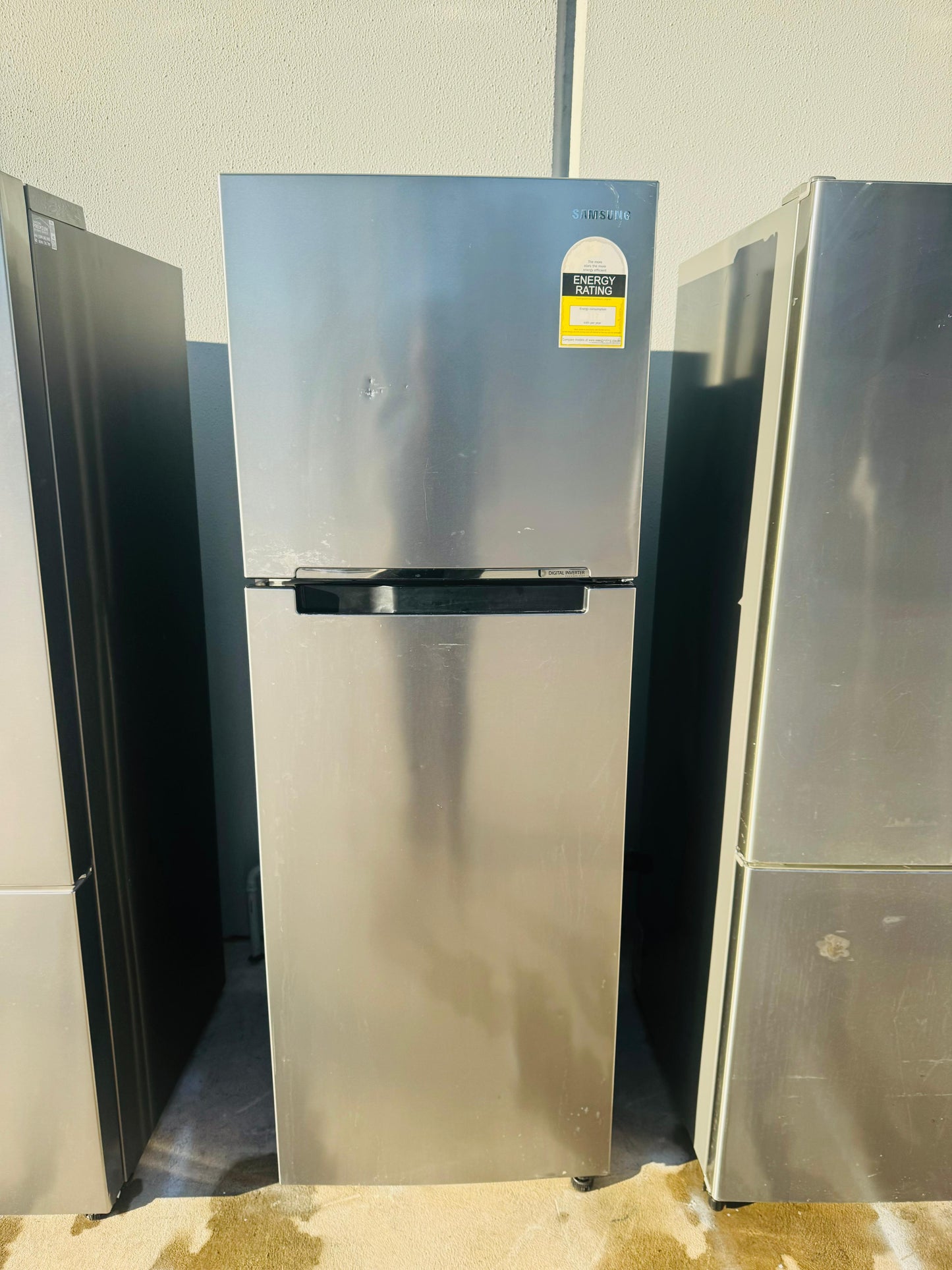 SAMSUNG 341 LITRES FRIDGE FREEZEE