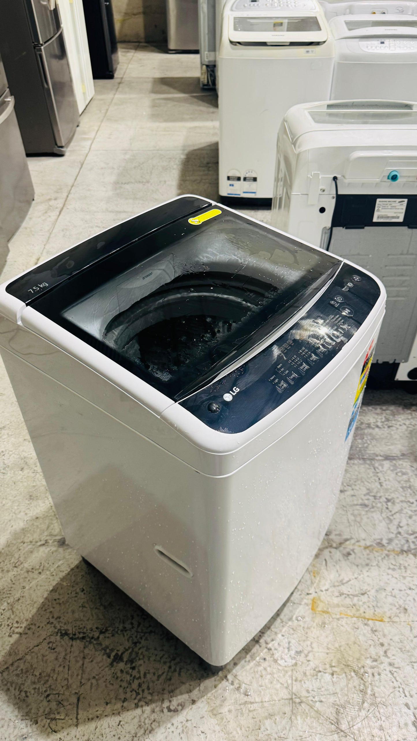 LG 7.5KGS TOP LOADER WASHING MACHINE