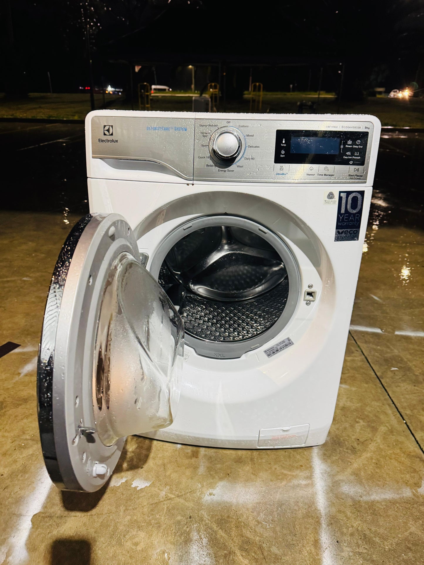 ELECTROLUX 9 KGS FRONT LOADER WASHING MACHINE