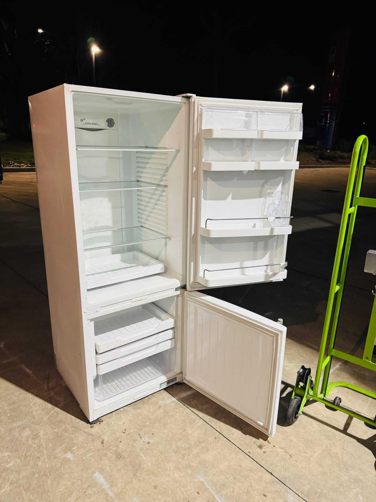 FISHER AND PAYKEL 403 LITRES FRIDGE FREEZER