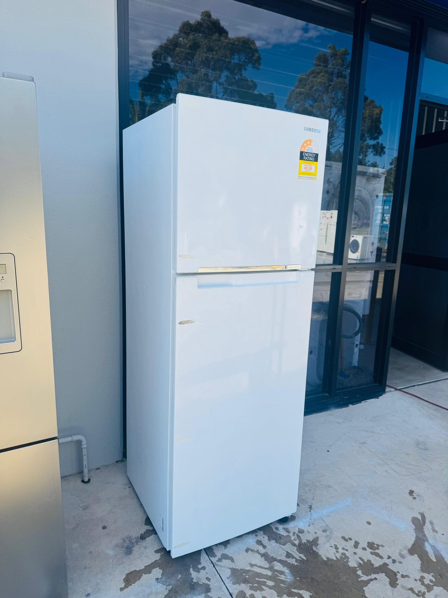 SAMSUNG 343 LITRES FRIDGE FREEZER