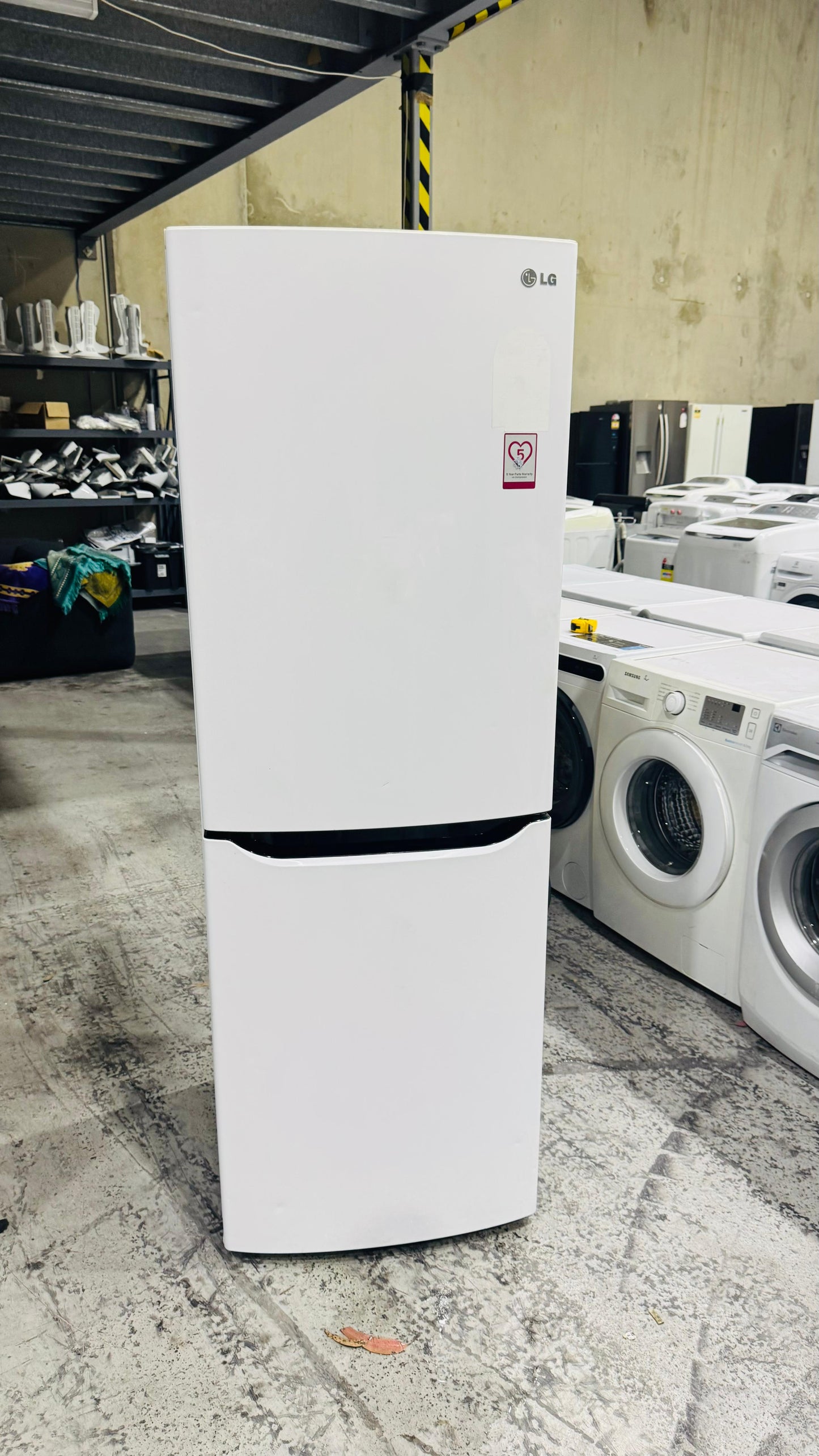 LG 306 LITRES FRIDGE FREEZER