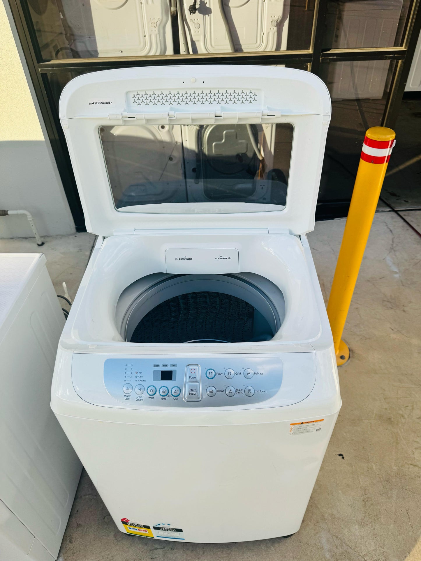 SAMSUNG 270 LITRES FRIDGE FREEZER & 6.5 KGS TOP LOADER WASHING MACHINE COMBO PACKAGE DEAL