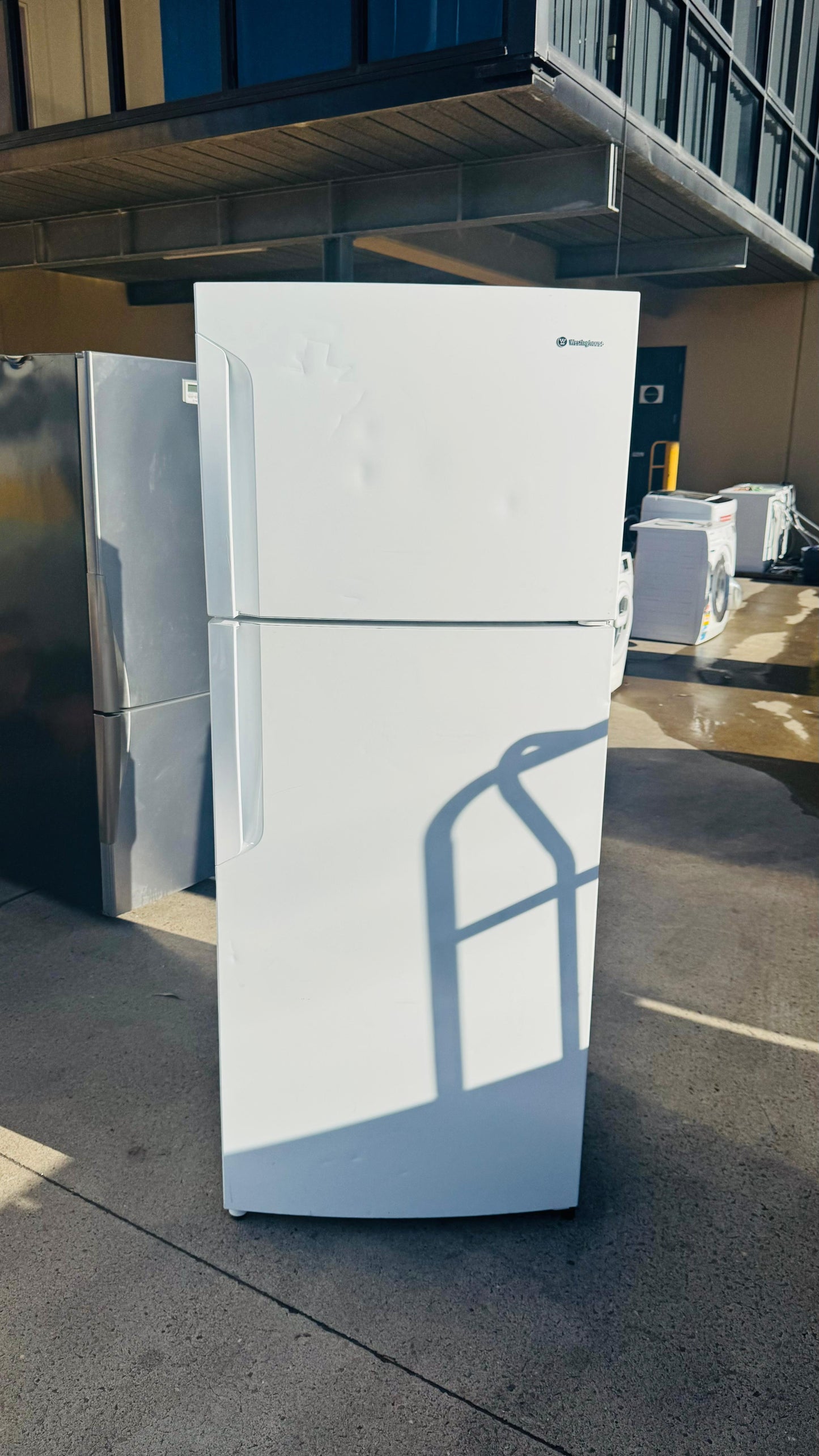 WESTINGHOUSE 462 LITRES FRIDGE FREEZER