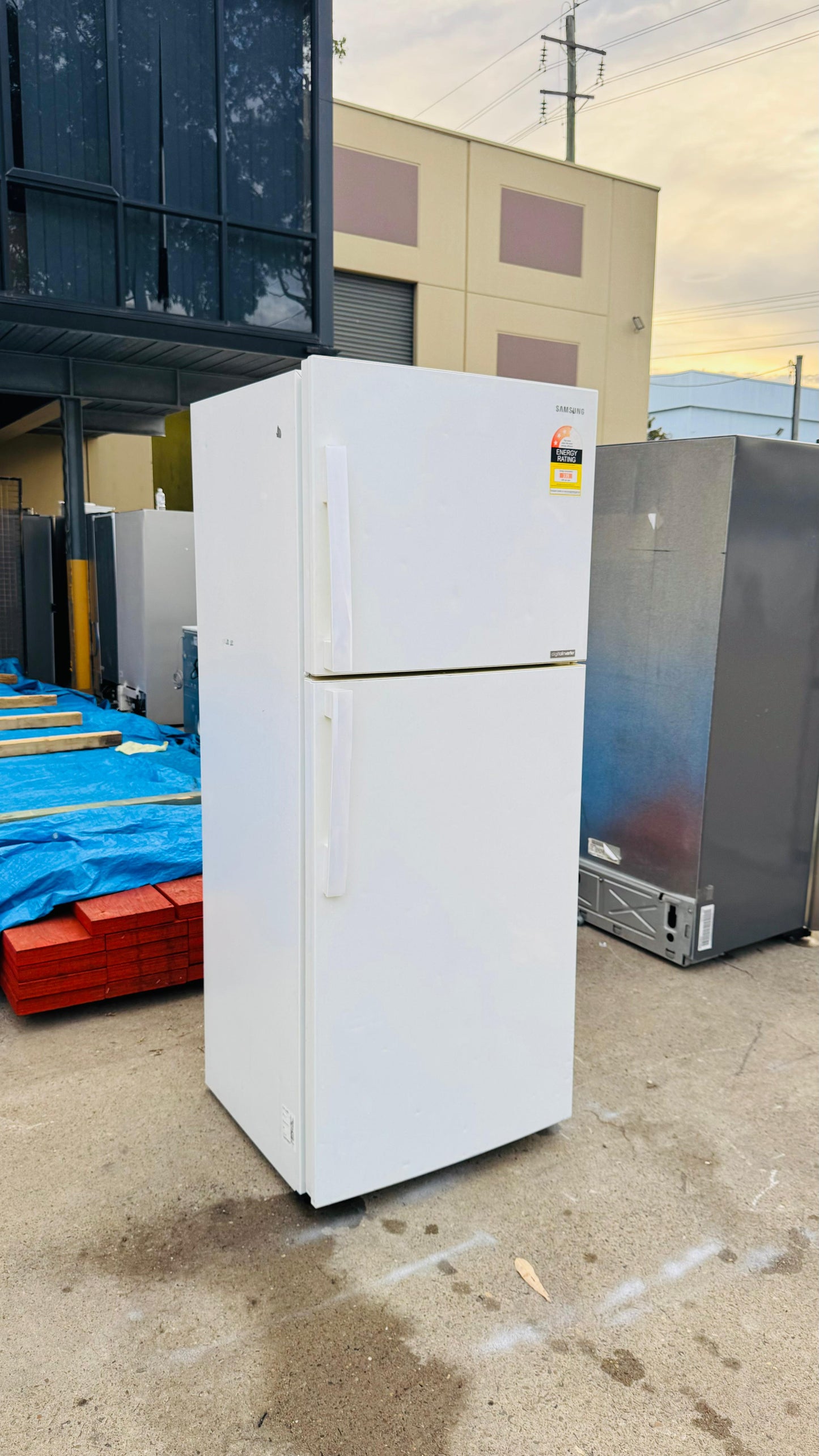 SAMSUNG 392 LITRES FRIDGE FREEZER