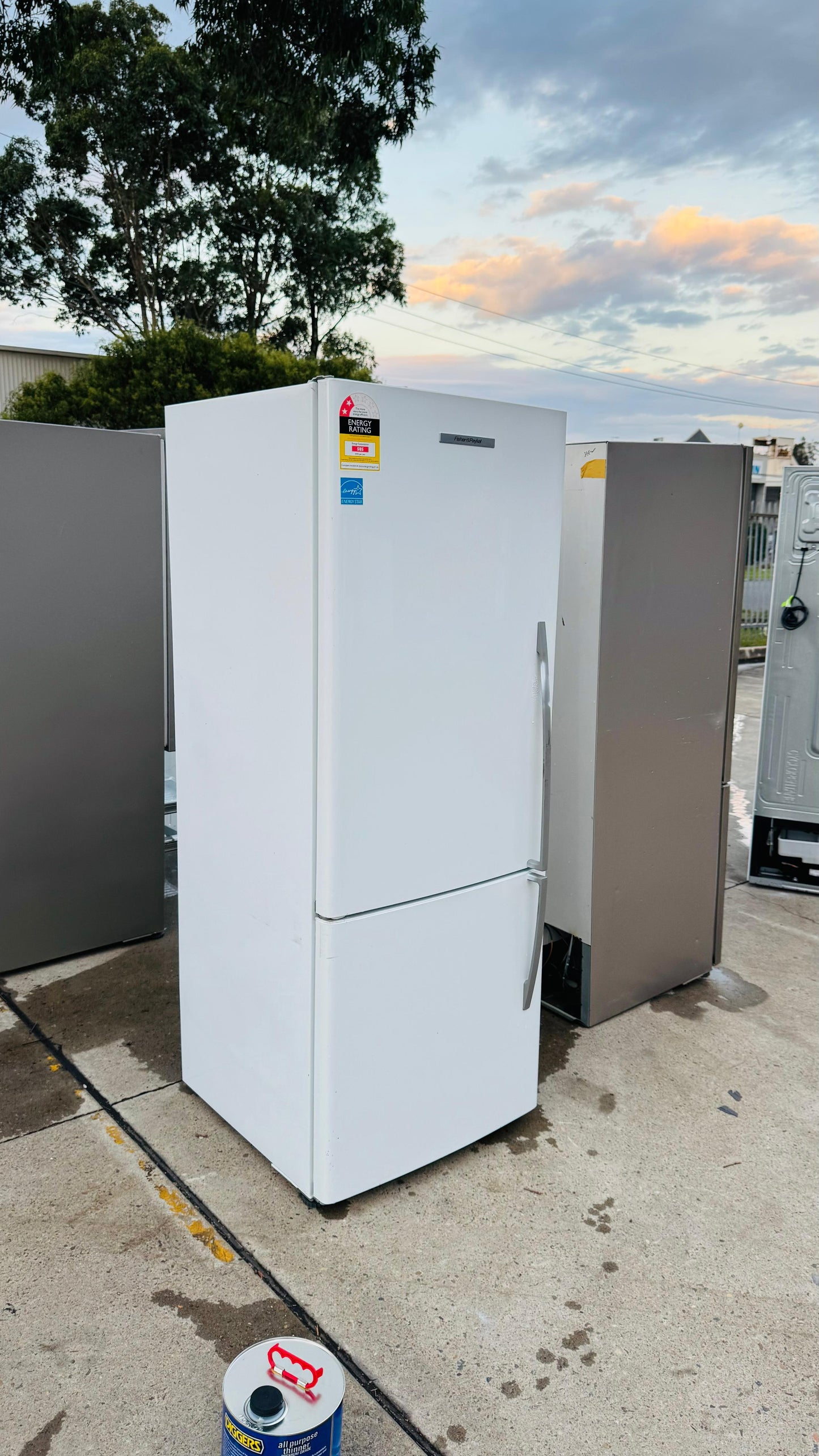 FISHER AND PAYKEL 403 LITRES FRIDGE FREEZER