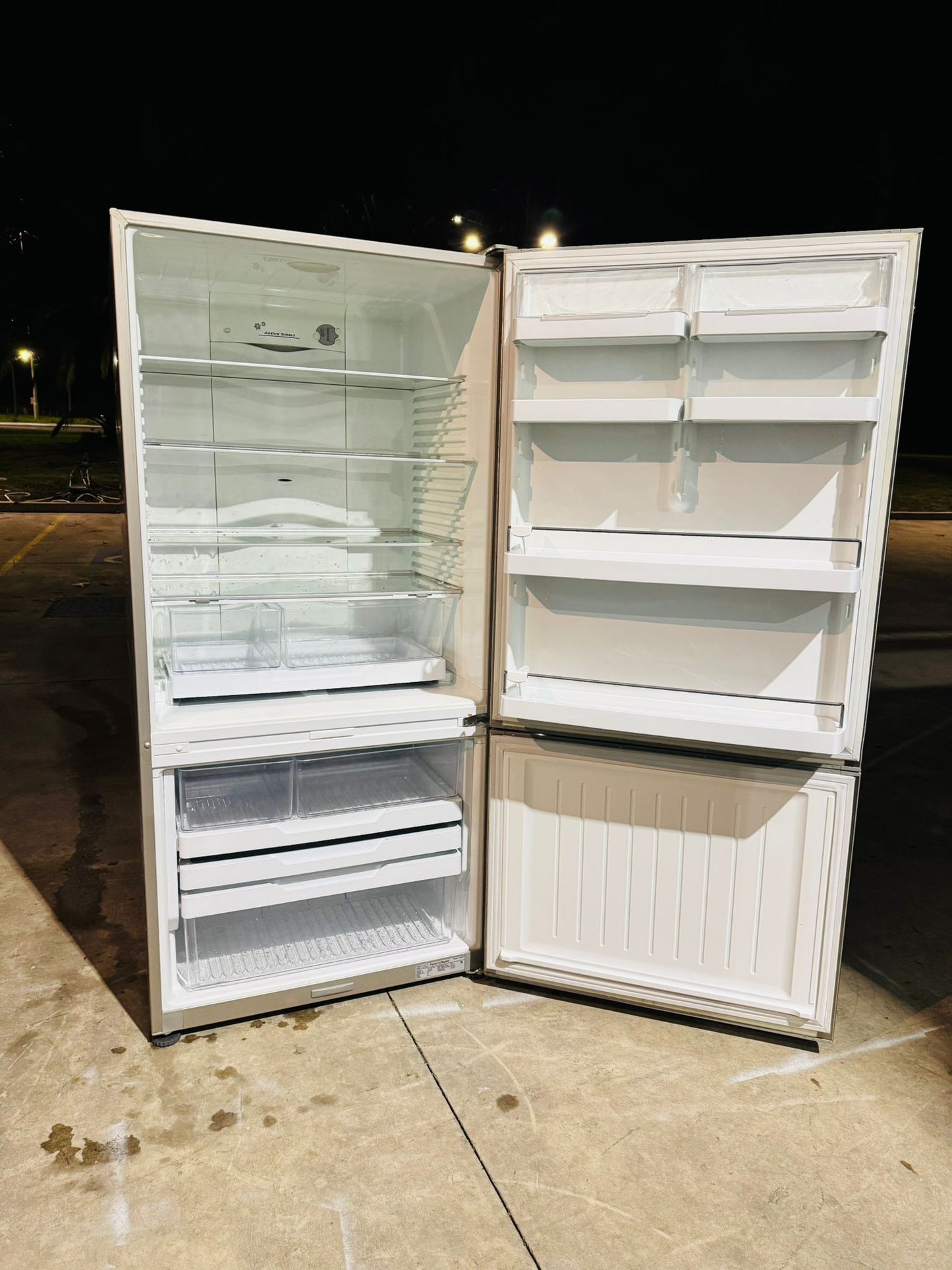 FISHER AND PAYKEL 519 LITRES FRIDGE FREEZER