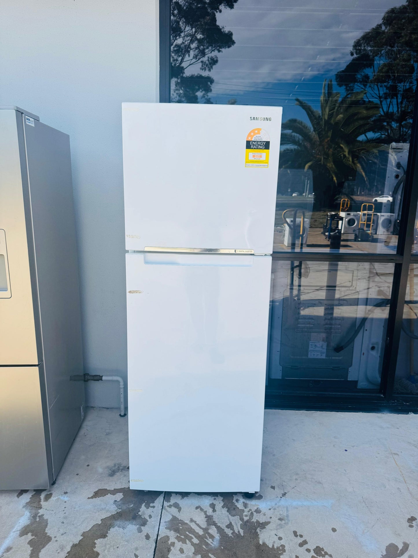 SAMSUNG 343 LITRES FRIDGE FREEZER
