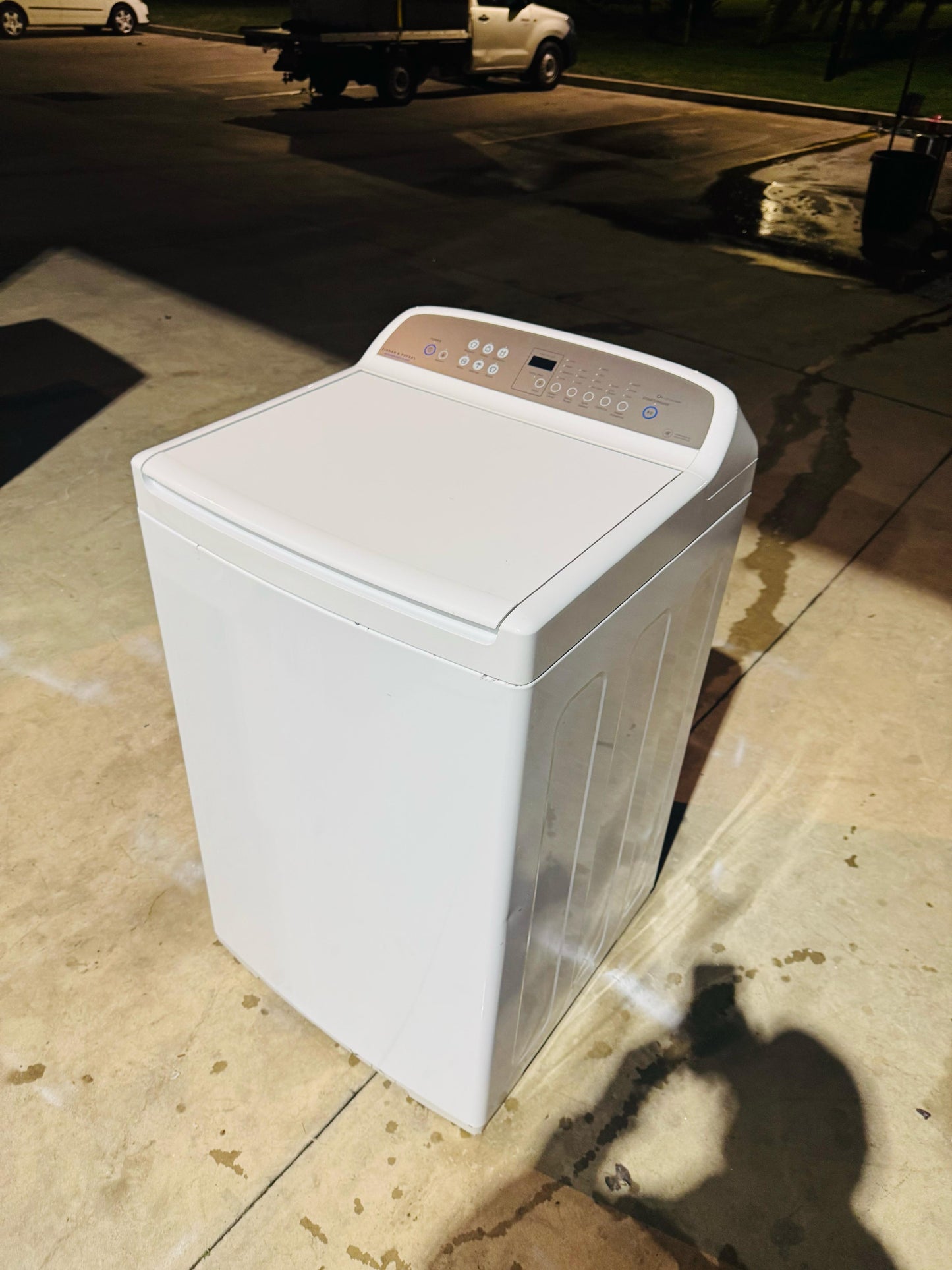 **FISHER & PAYKEL 8.5KGS TOP LOADER WASHING MACHINE** FREE DELIVERY