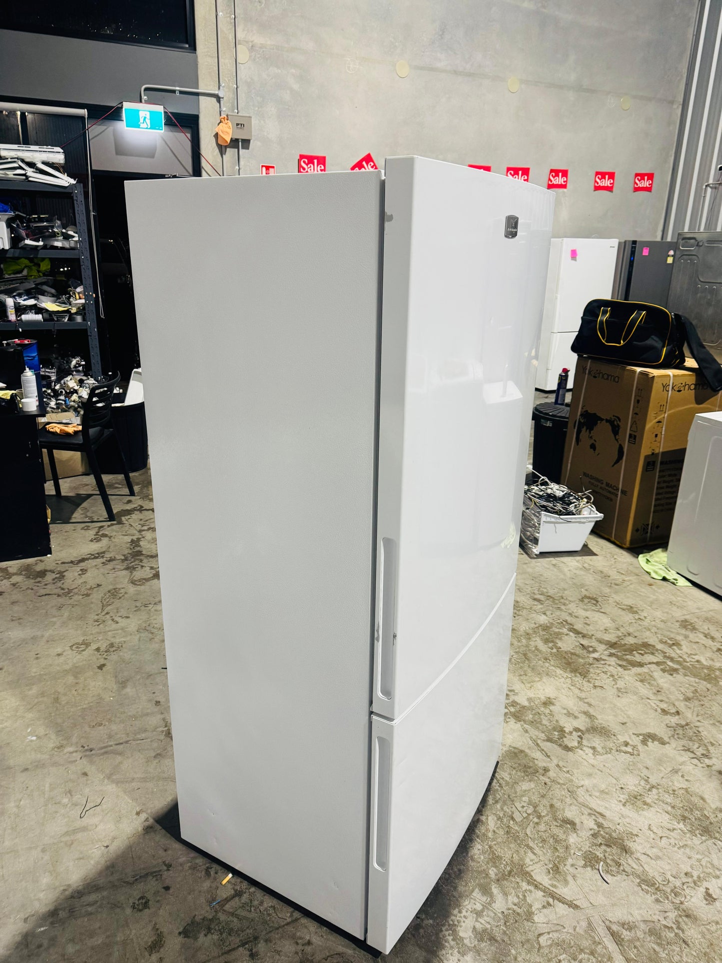 KELVINATOR 529 LITRES FRIDGE FREEZER