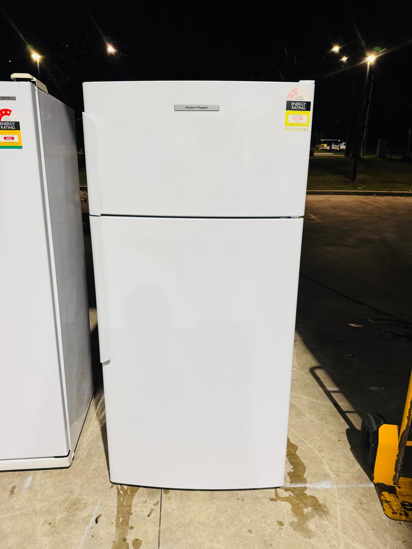 FISHER AND PAYKEL 517 LITRES FRIDGE FREEZER