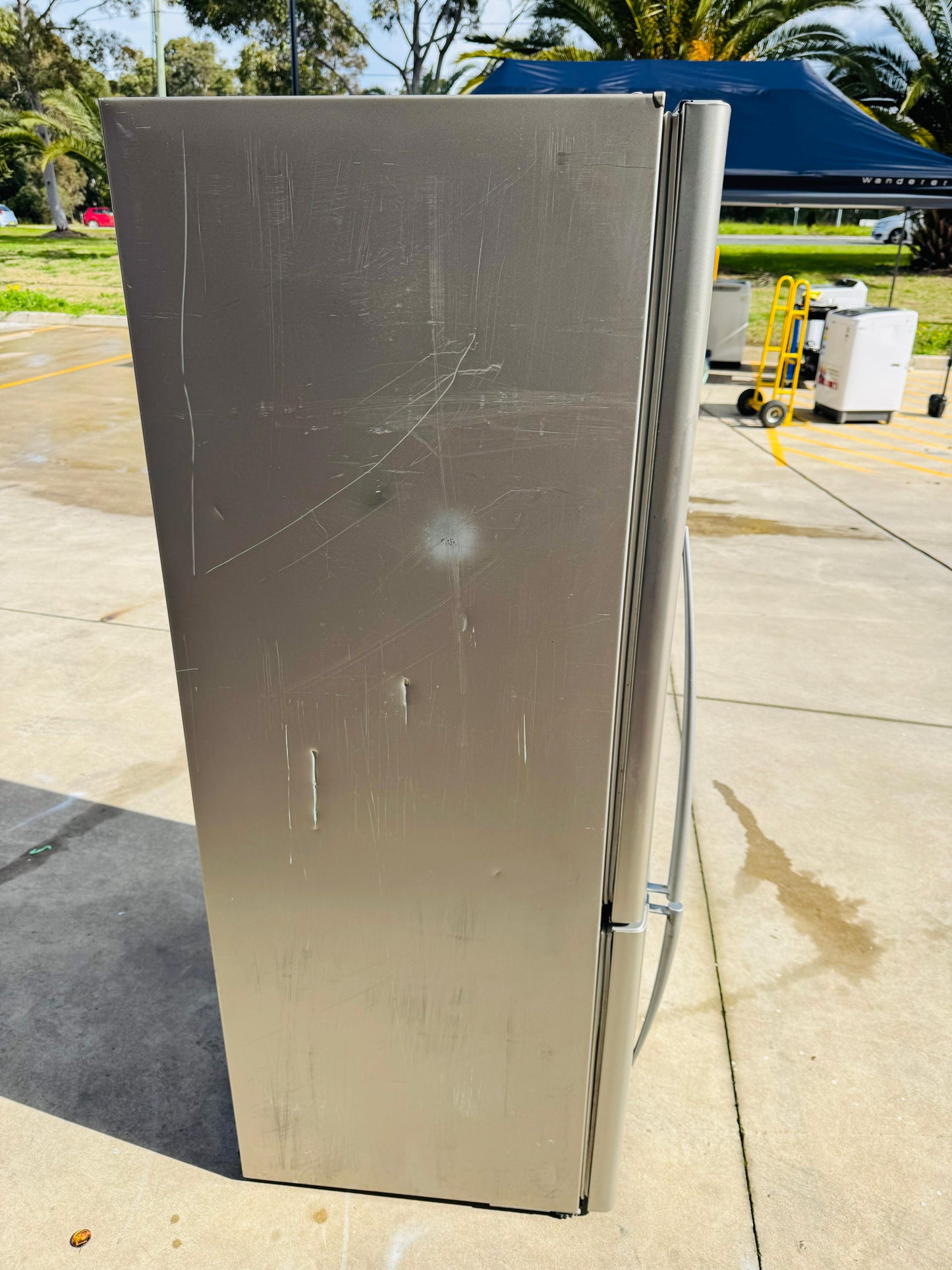 FISHER AND PAYKEL 519 LITRES FRIDGE FREEZER