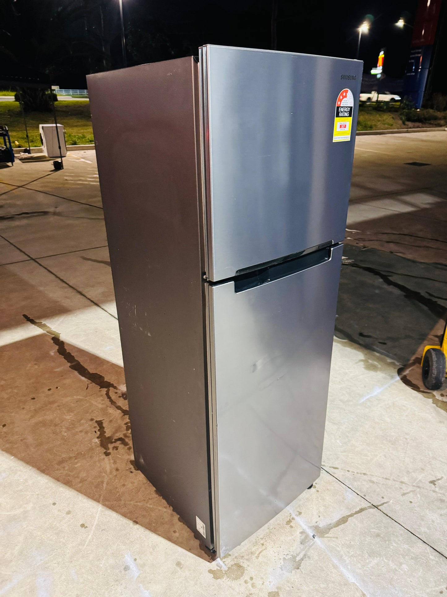 SAMSUNG 341 LITRES FRIDGE FREEZER