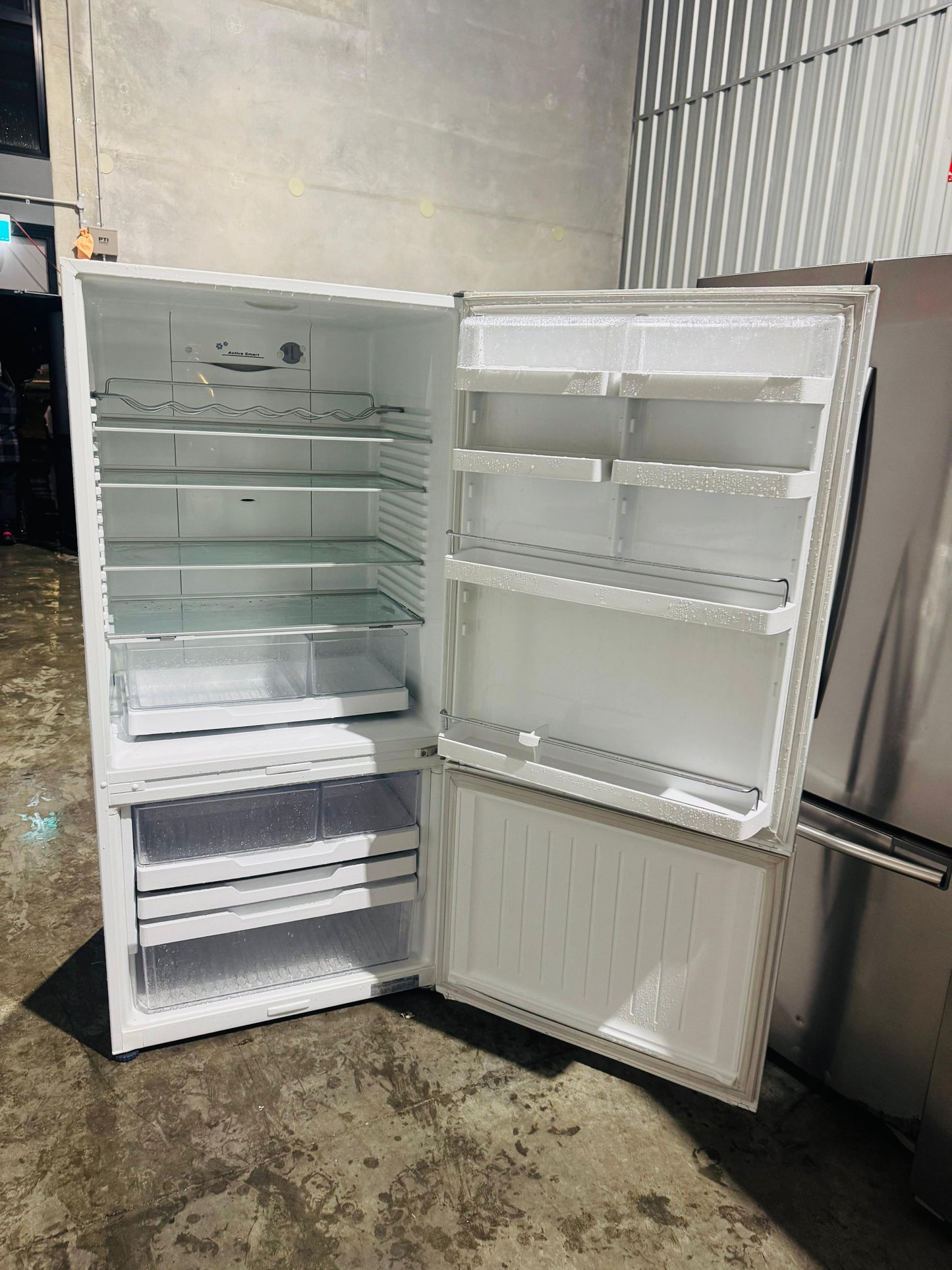 FISHER AND PAYKEL 519 LITRES FRIDGE FREEZER