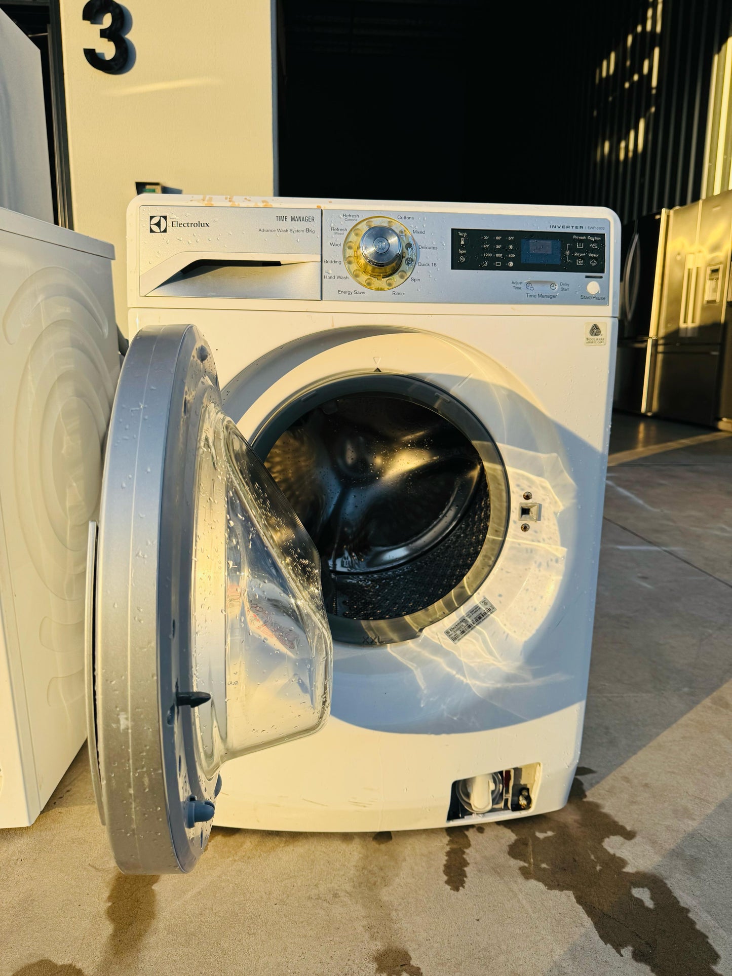 **ELECTROLUX 8KGS FRONT LOADER WASHING MACHINE** FREE DELIVERY