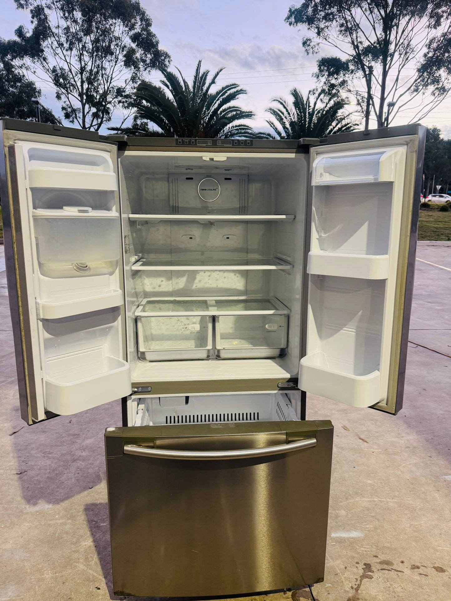 SAMSUNG 579 LITRES FRENCH DOOR FRIDGE FREEZER