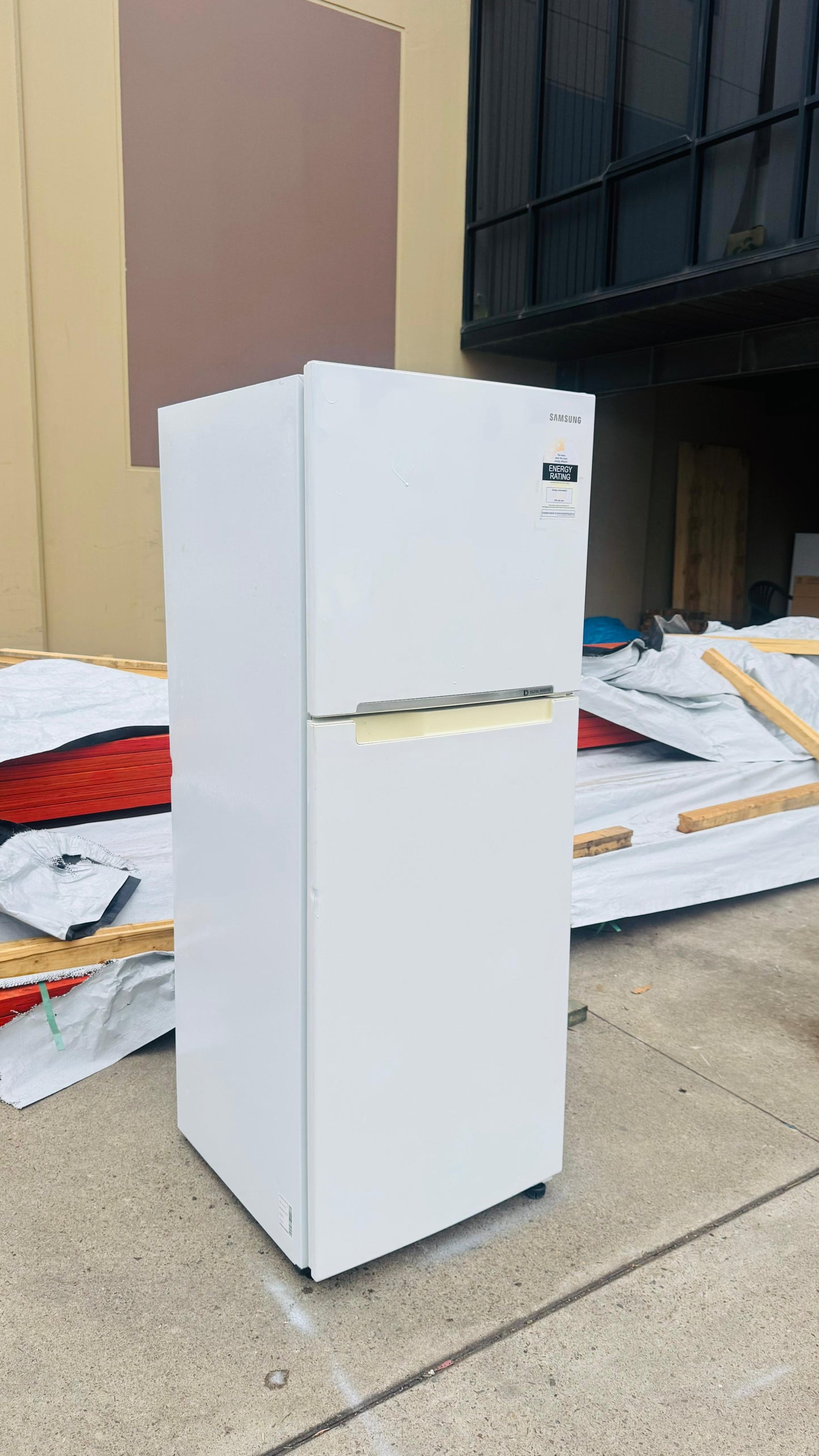 SAMSUNG 318 LITRES FRIDGE FREEZER