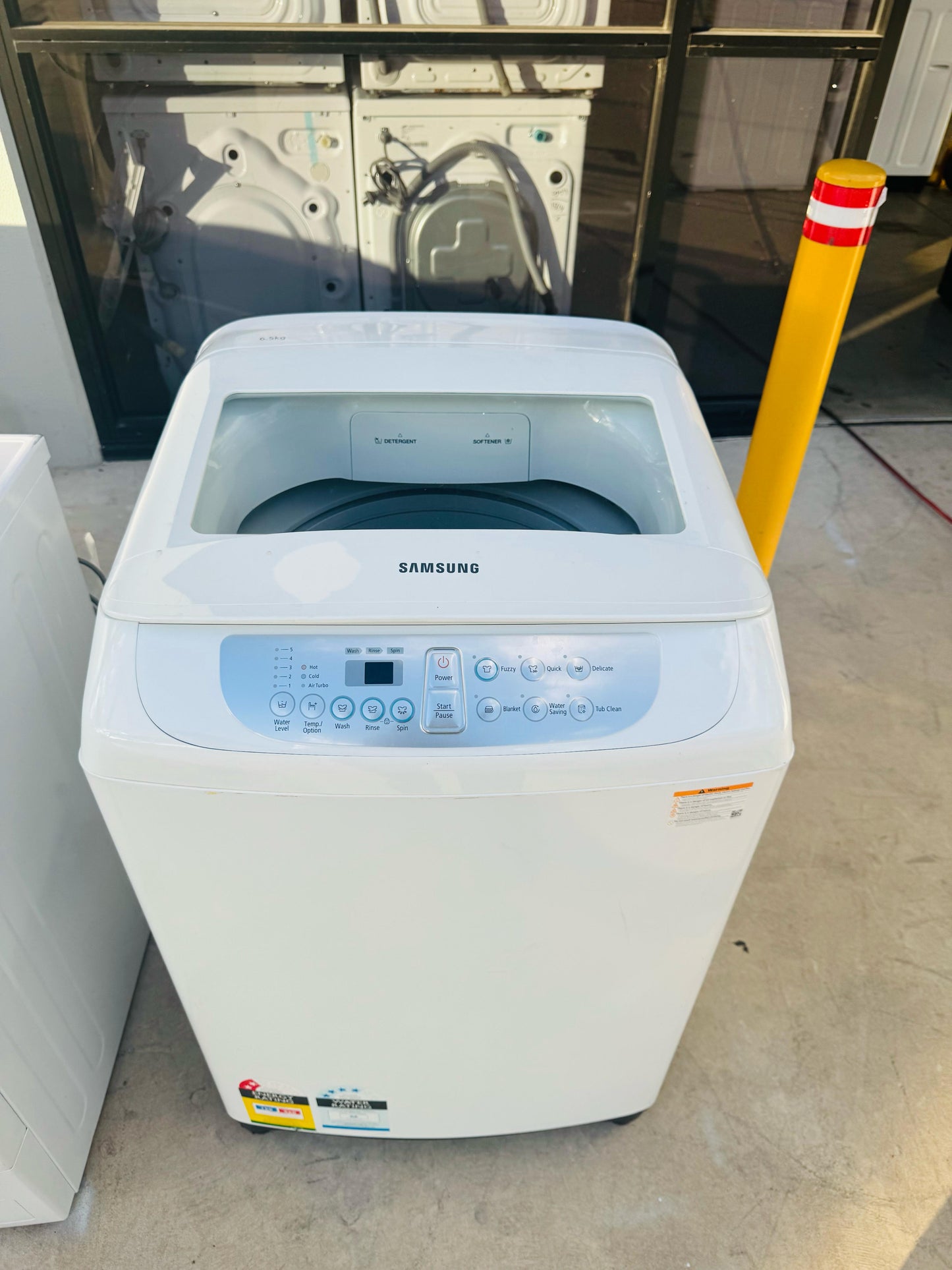 SAMSUNG 270 LITRES FRIDGE FREEZER & 6.5 KGS TOP LOADER WASHING MACHINE COMBO PACKAGE DEAL