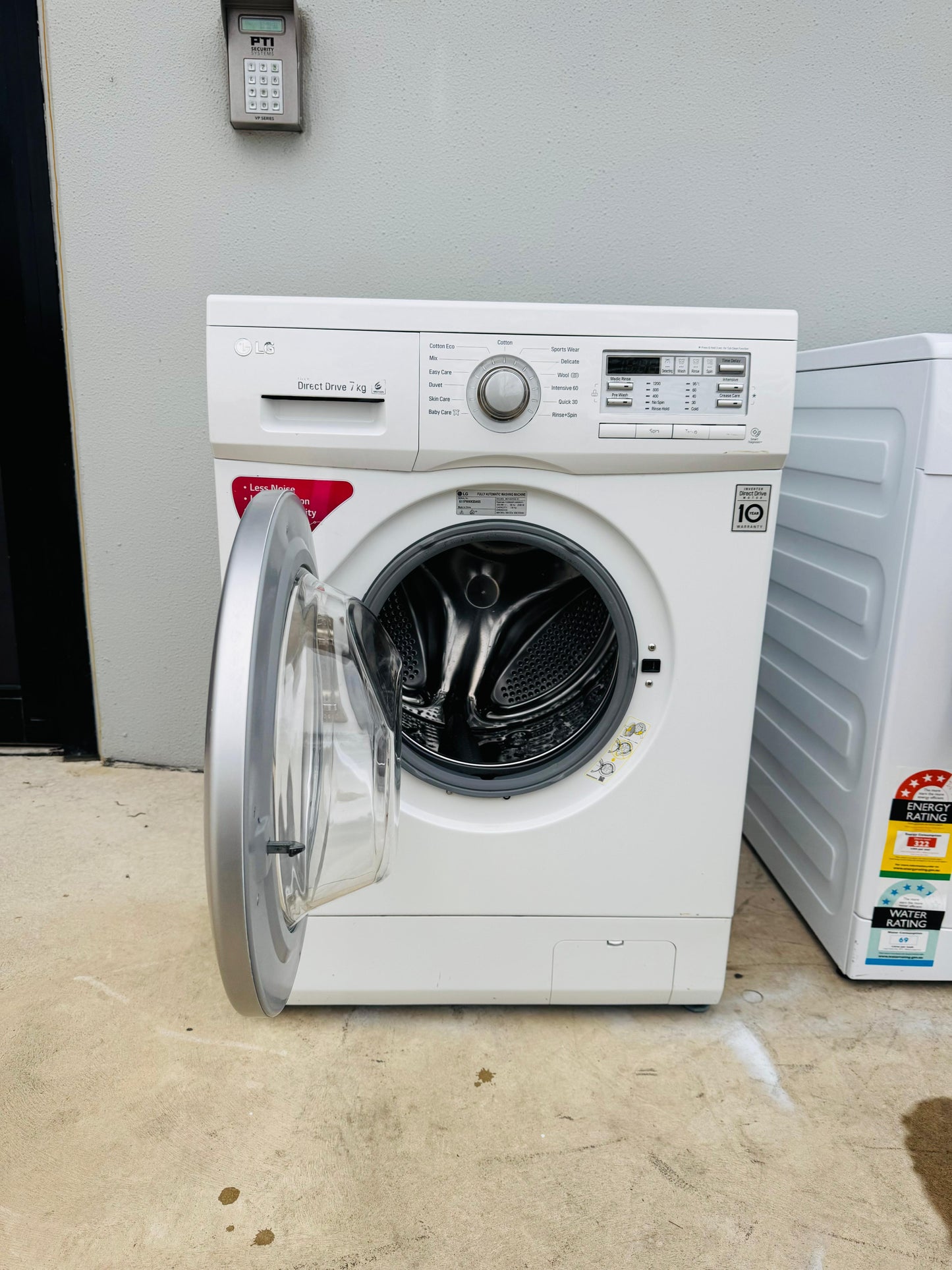 LG 7 KGS FRONT LOADER WASHING MACHINE