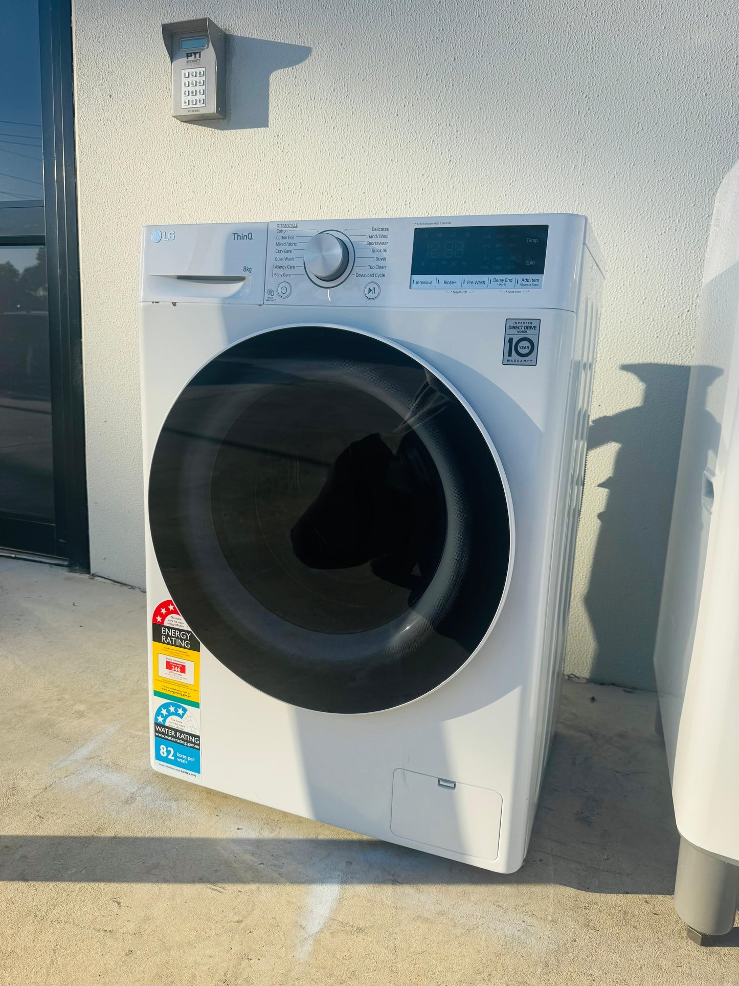LG 8 KGS FRONT LOADER WASHING MACHINE