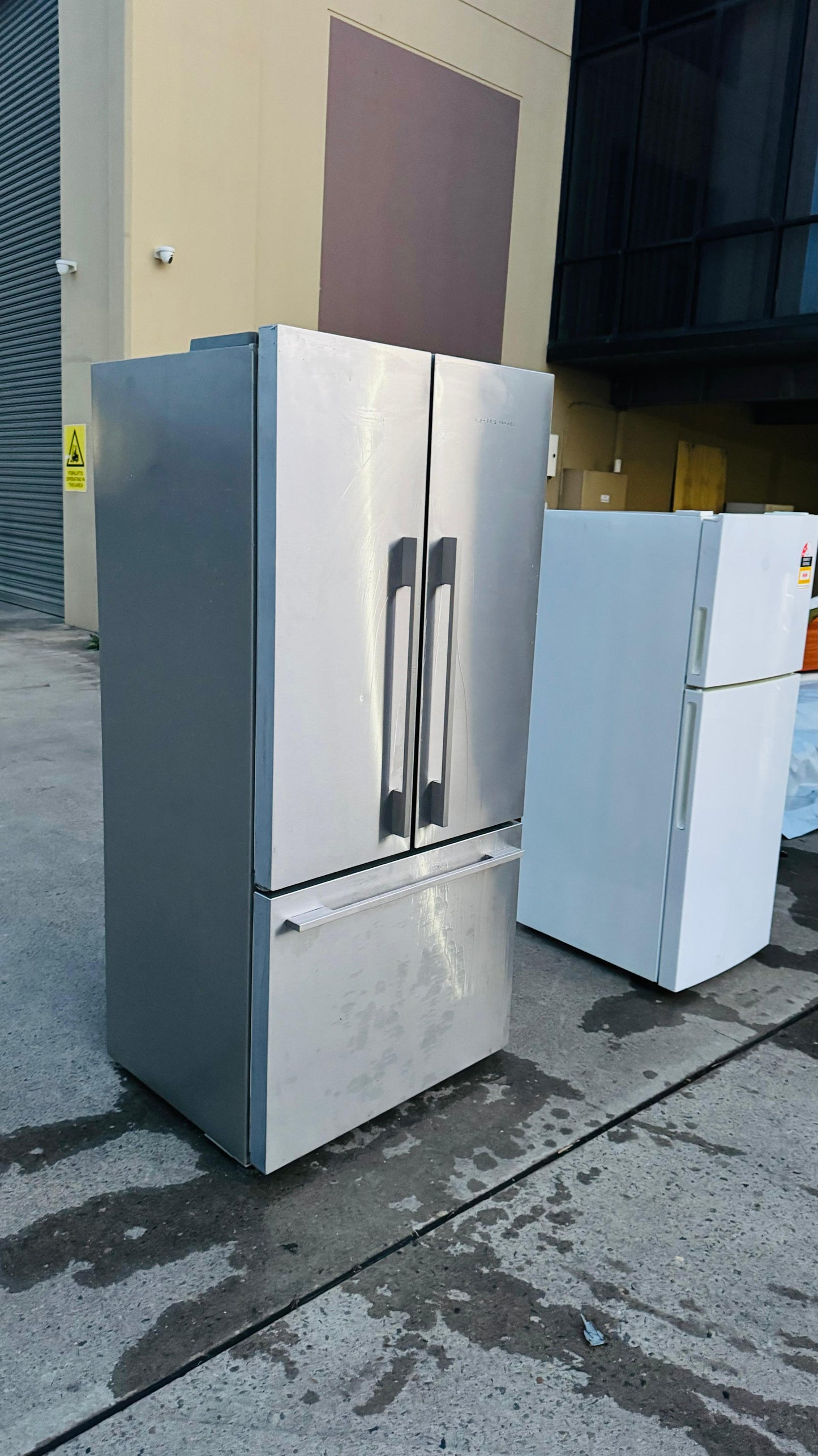 FISHER AND PAYKEL 519 LITRES FRENCH DOOR FRIDGE FREEZER