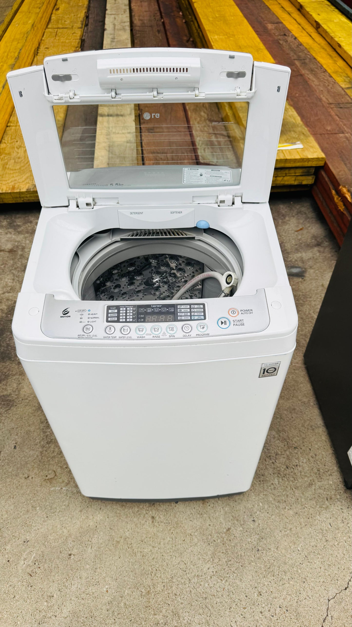 LG 5.5KGS TOP LOADER WASHING MACHINE