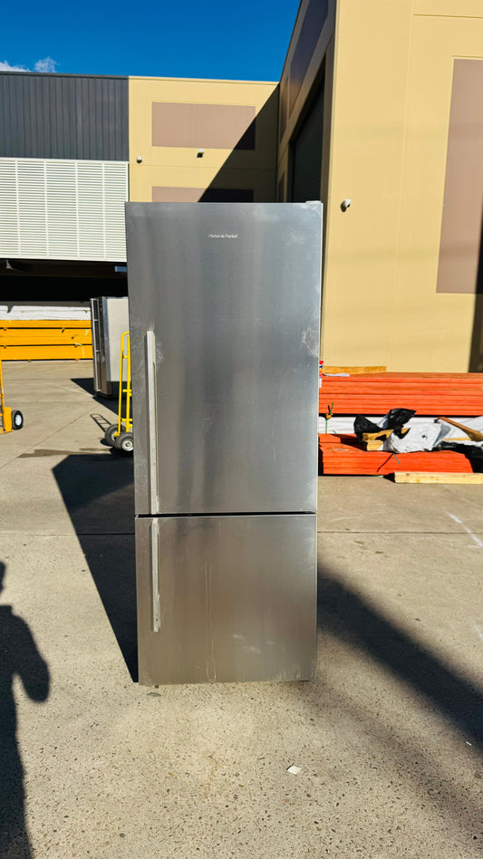 FISHER AND PAYKEL 403 LITRES FRIDGE FREEZER