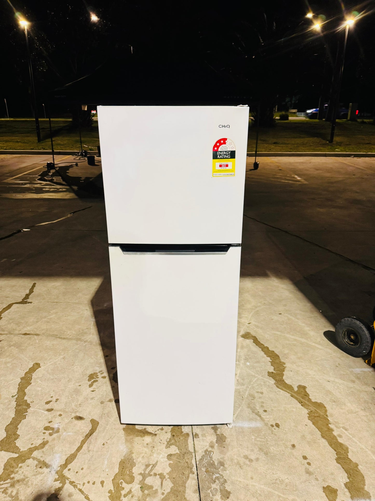 CHIQ 216 LITRES FRIDGE FREEZER