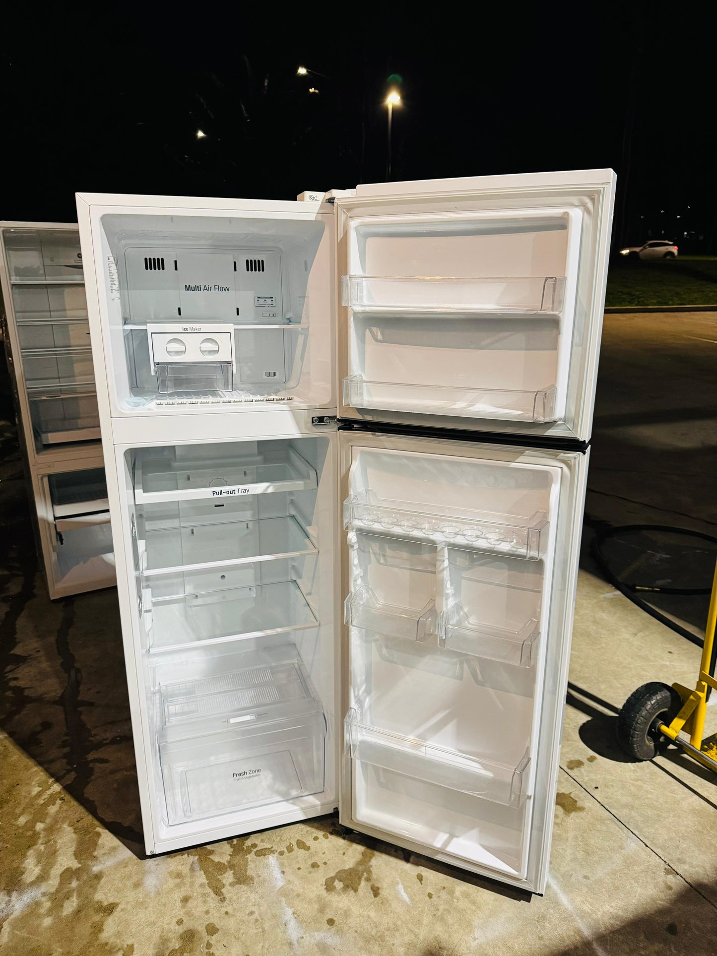 LG 279 LITRES FRIDGE FREEZER