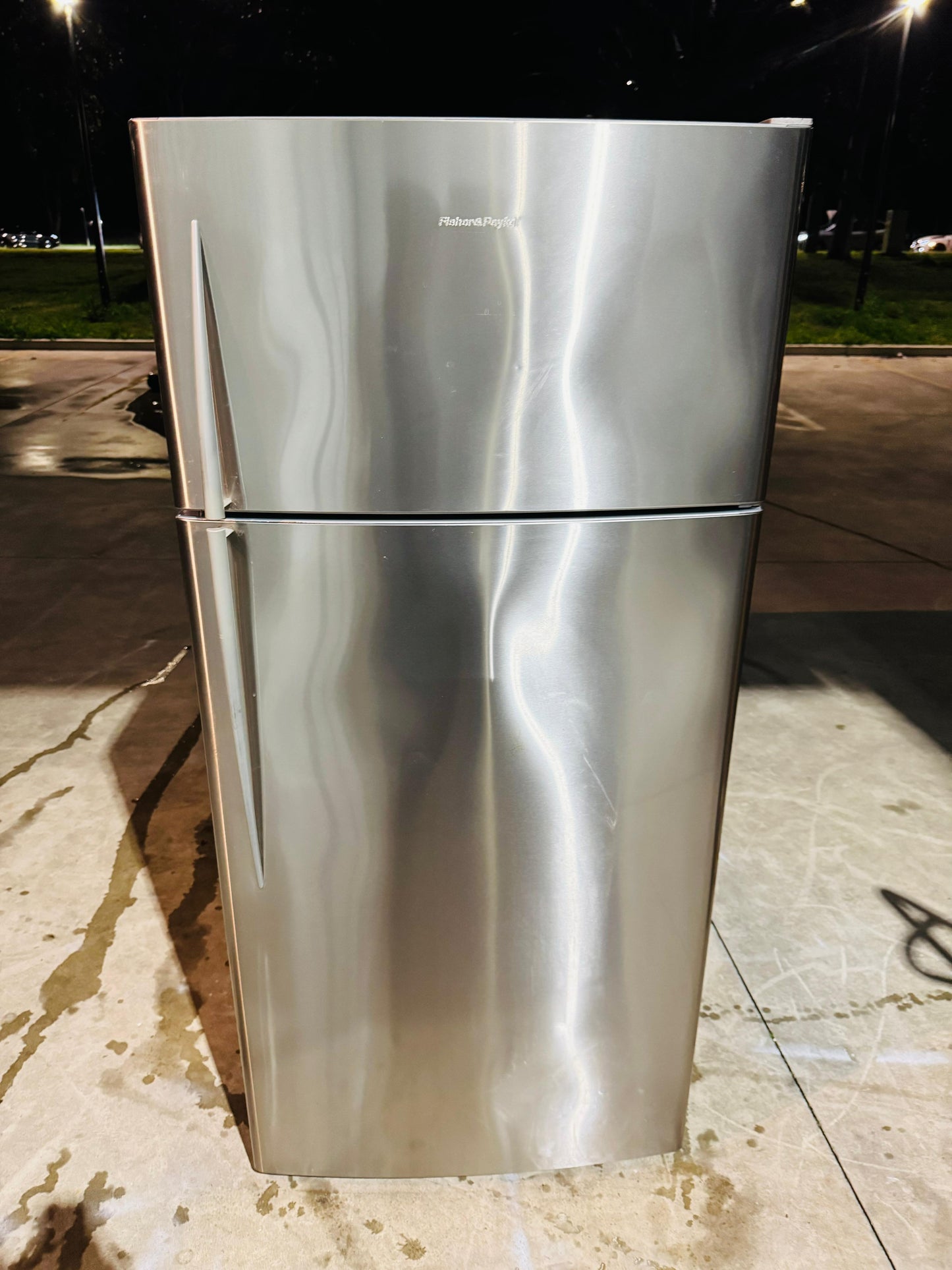 FISHER AND PAYKEL 519 LITRES FRIDGE FREEZER