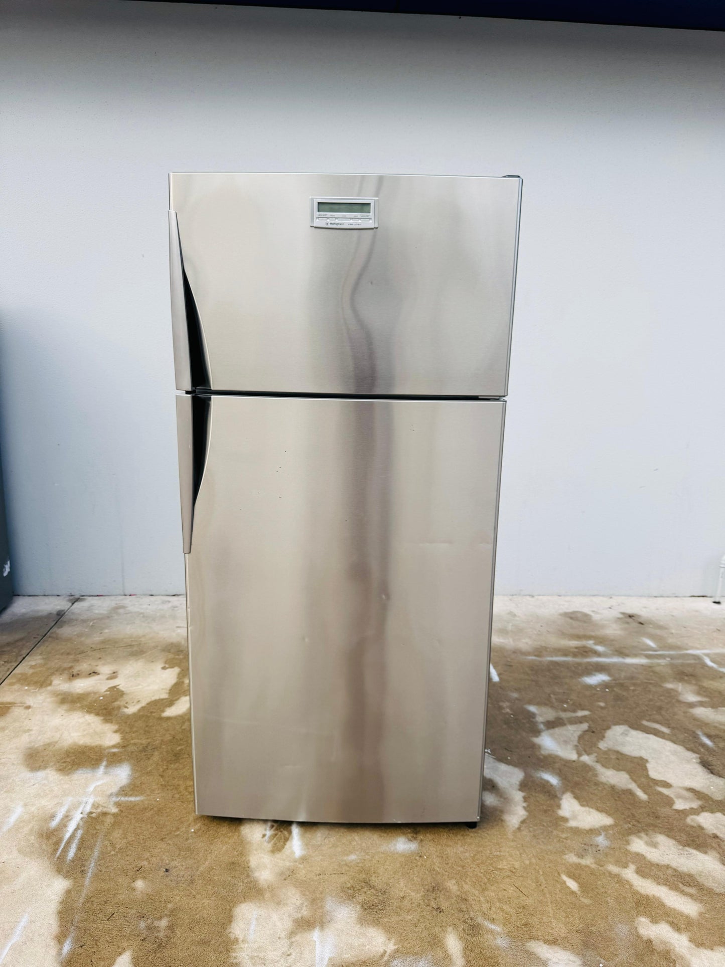 WESTING HOUSE 517 LITRES FRIDGE FREEZER