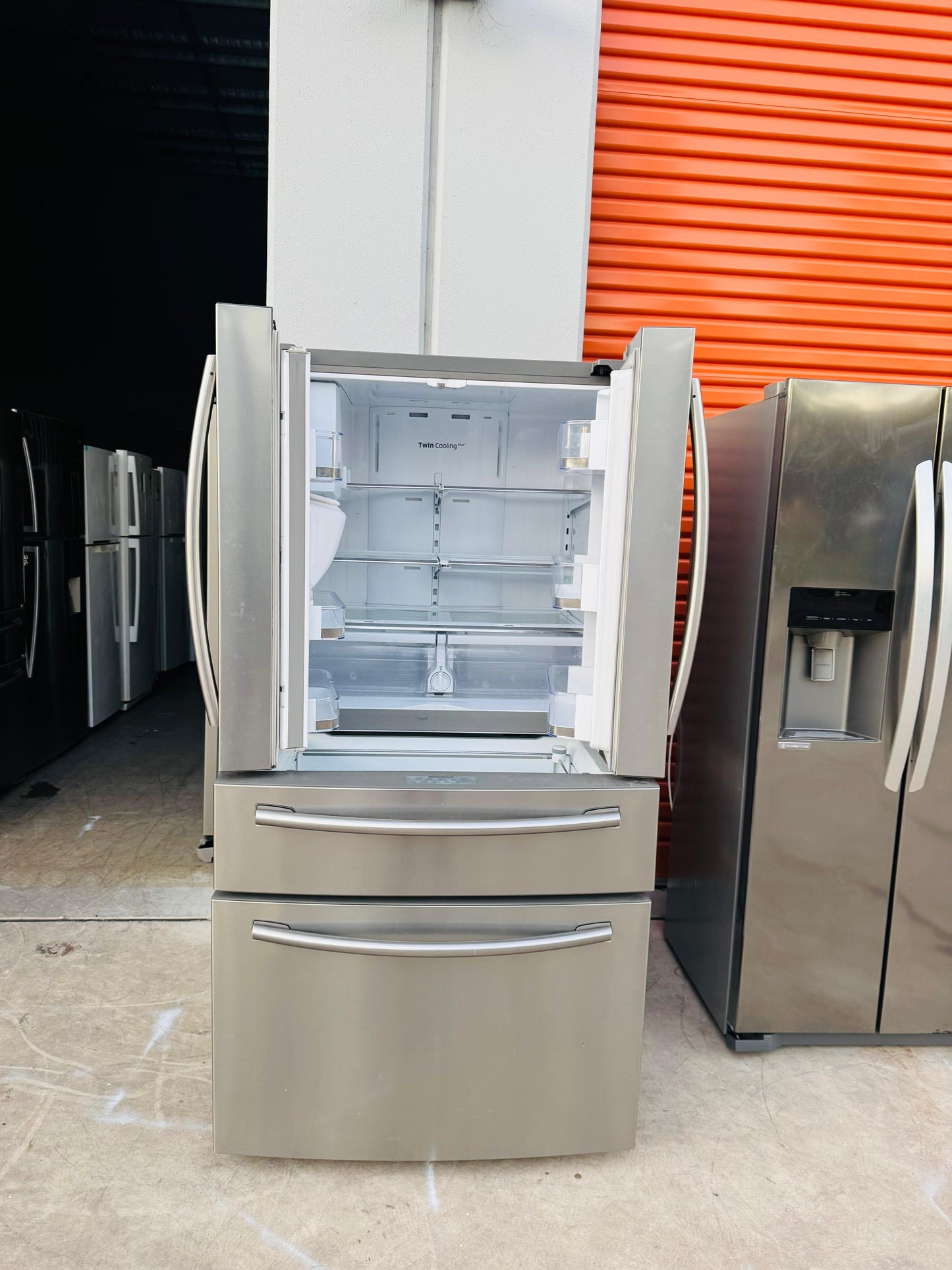 SAMSUNG FRENCH DOOR 680 LITRES FRIDGE FREEZER