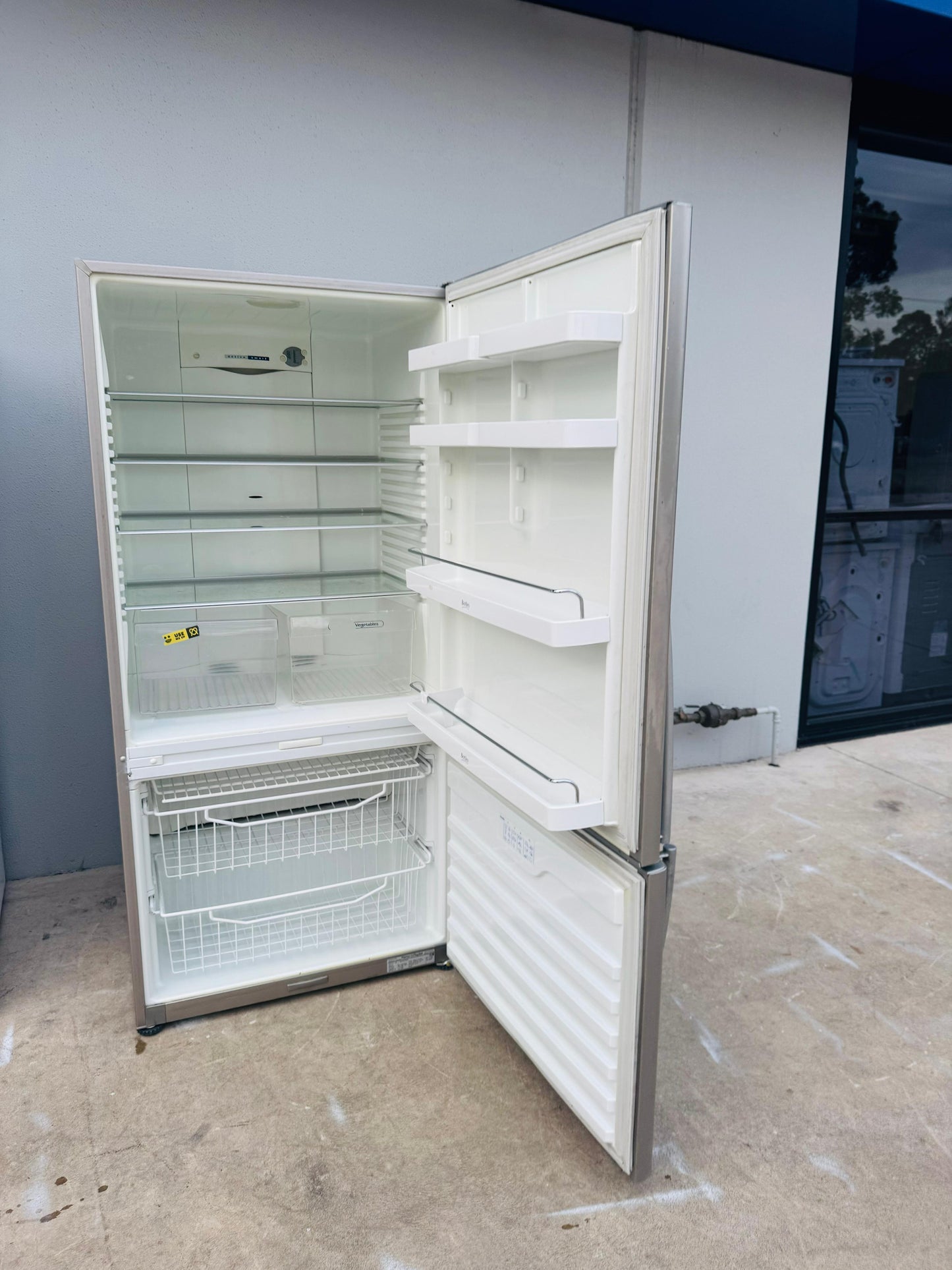 FISHER AND PAYKEL 519 LITRES FRIDGE FREEZER