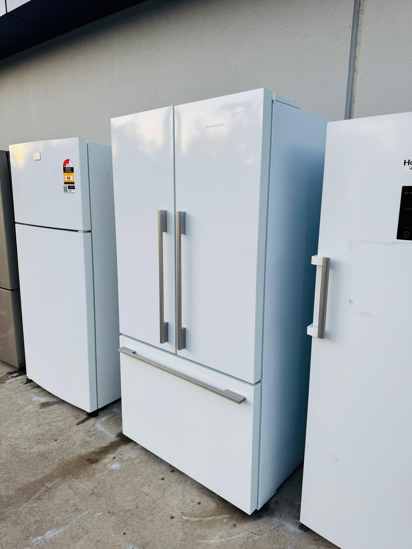 FISHER & PAYKEL 614 LITRES FRENCH DOOR FRIDGE FREEZER