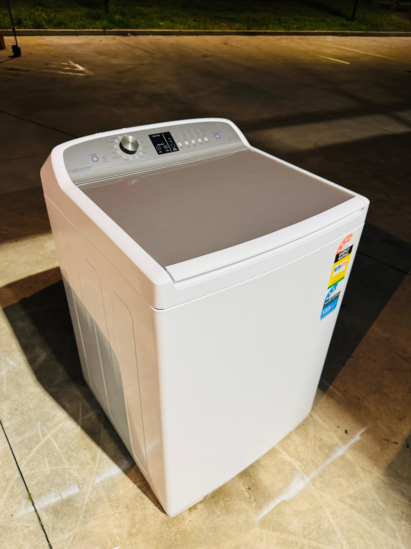 FISHER AND PAYKEL 10KGS FRONT LOADER WASHING MACHINE