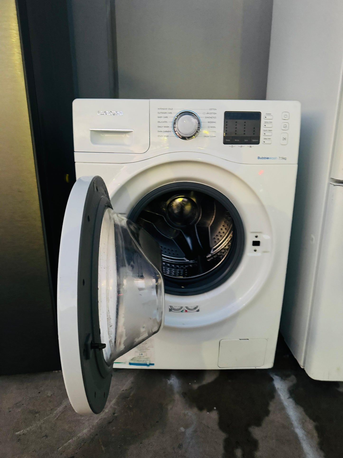 SAMSUNG 7.5 KGS FRONT LOADER WASHING MACHINE