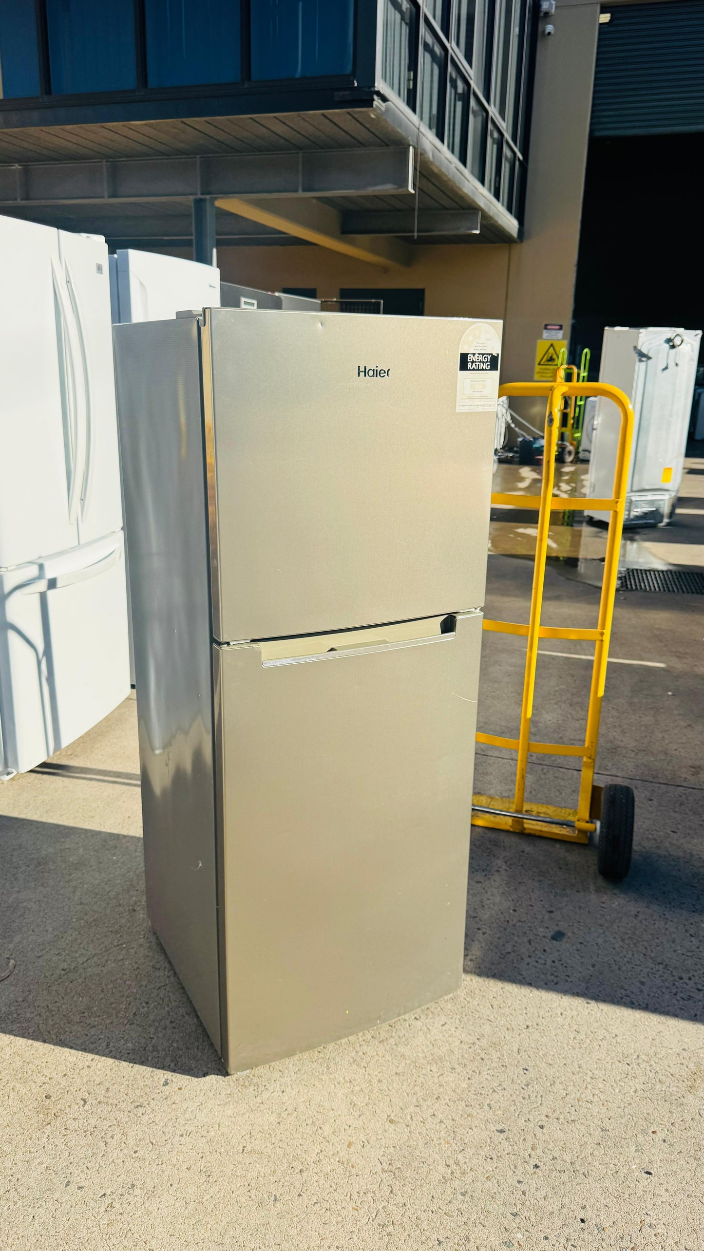 HAIER 221 LITRES FRIDGE FREEZER