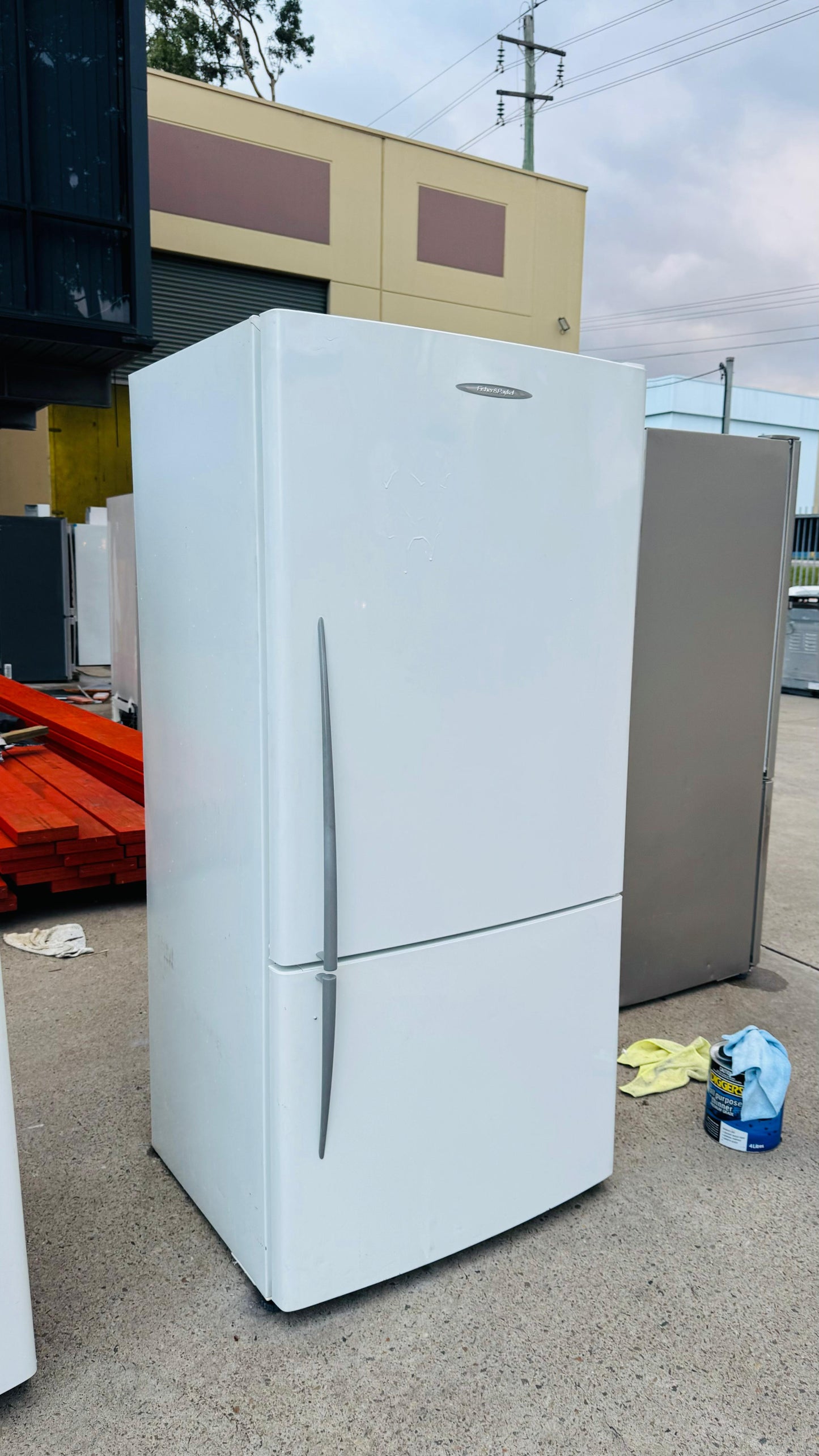 FISHER AND PAYKEL 519 LITRES FRIDGE FREEZER