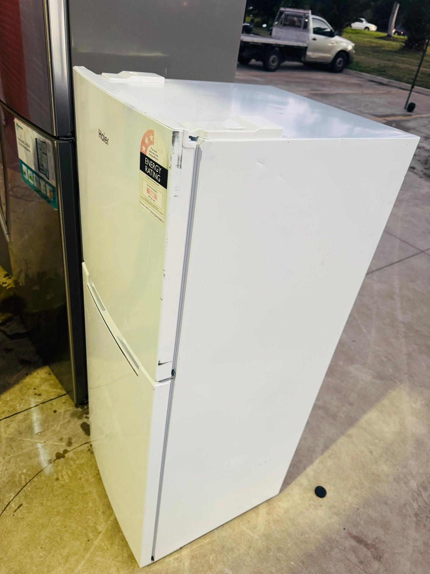 HAIER 220 LITRES FRIDGE FREEZER