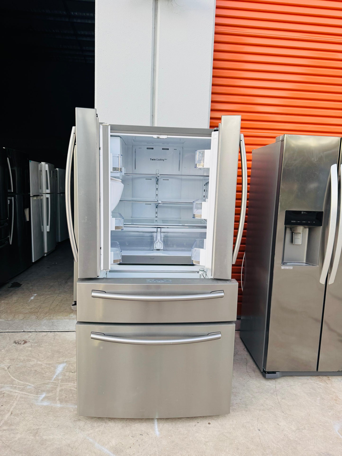 SAMSUNG FRENCH DOOR 680 LITRES FRIDGE FREEZER