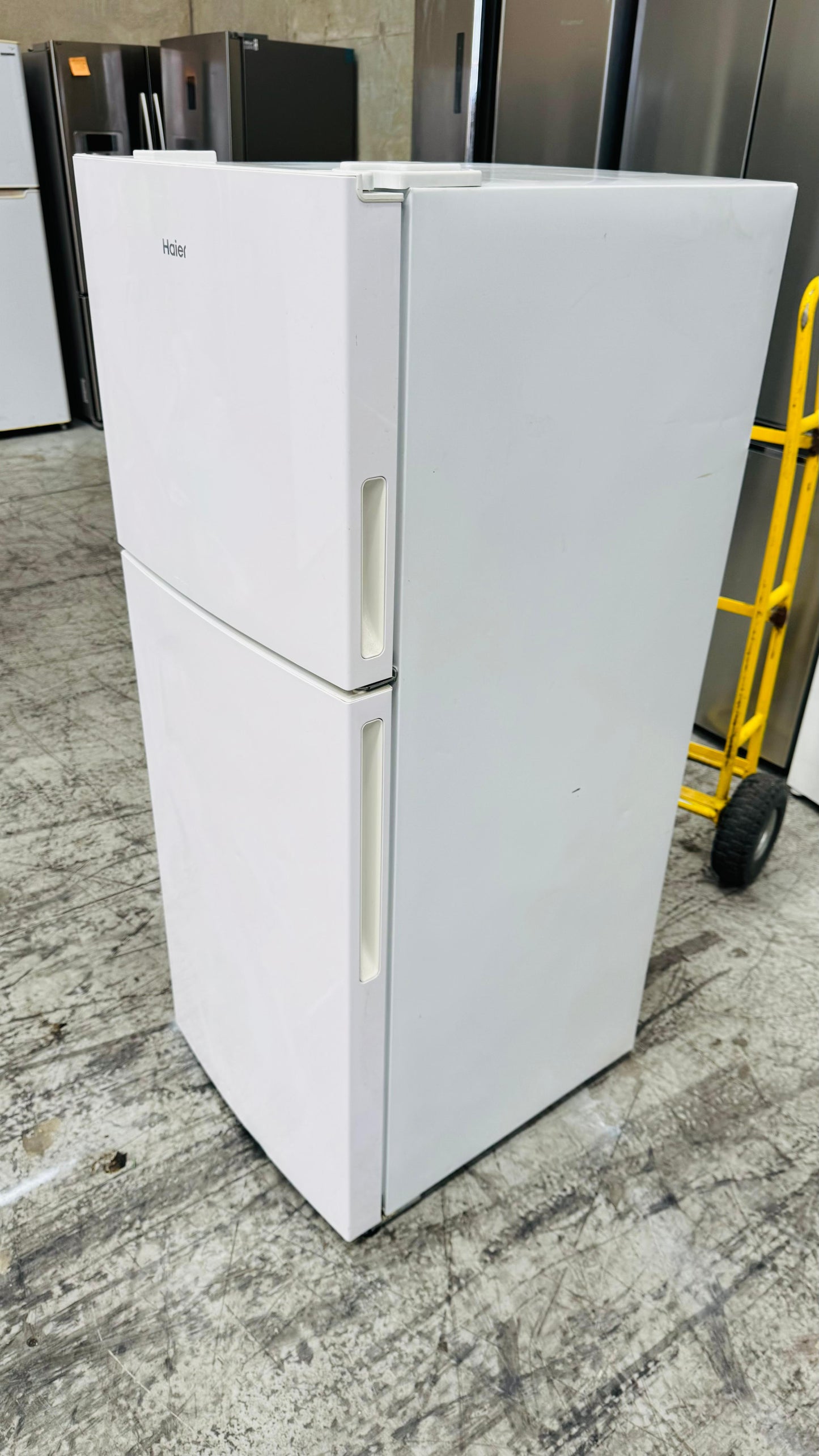 HAIER 222 LITRES FRIDGE FREEZEE
