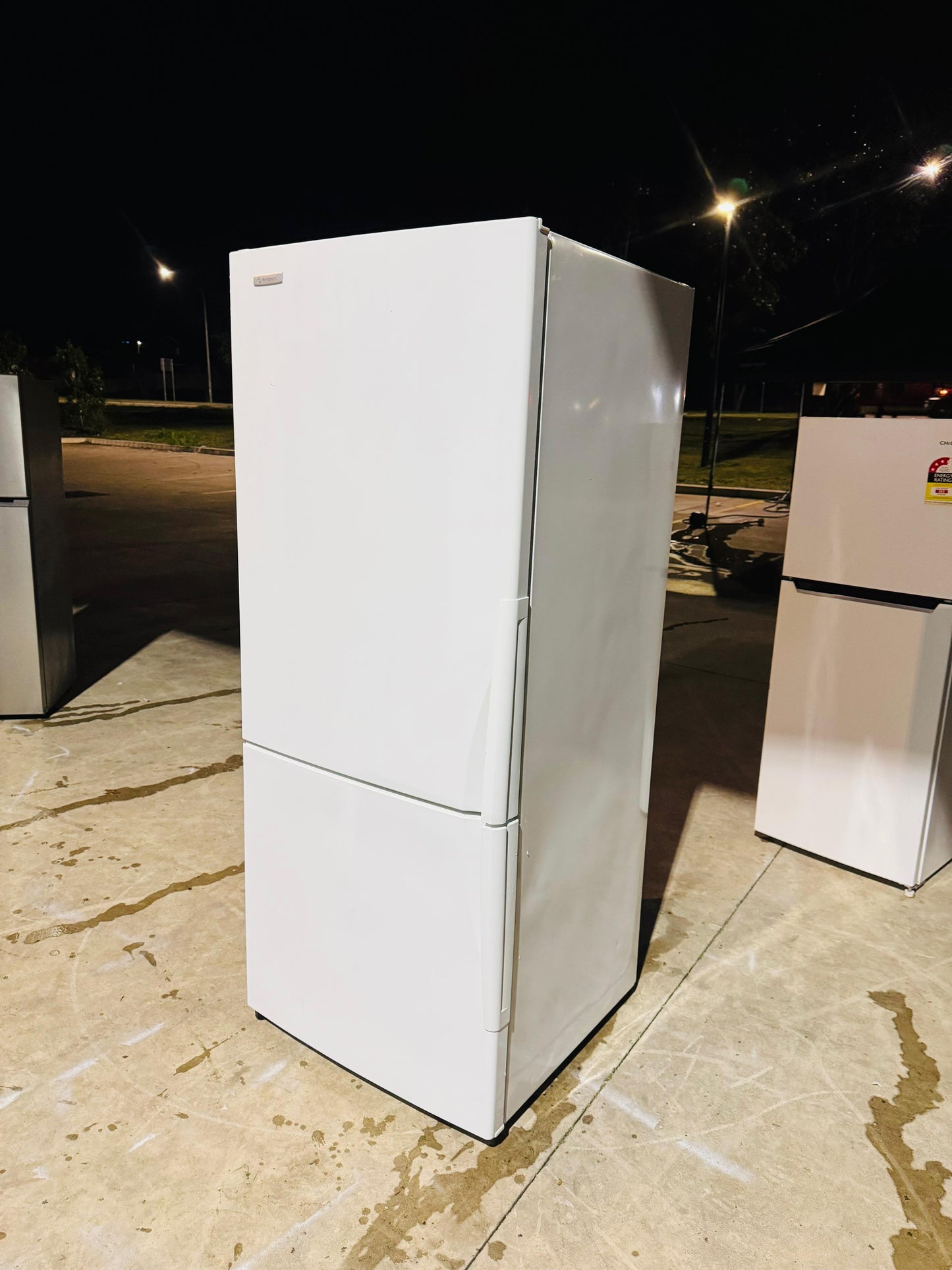 WESTING HOUSE 430 LITRES FRIDGE FREEZER