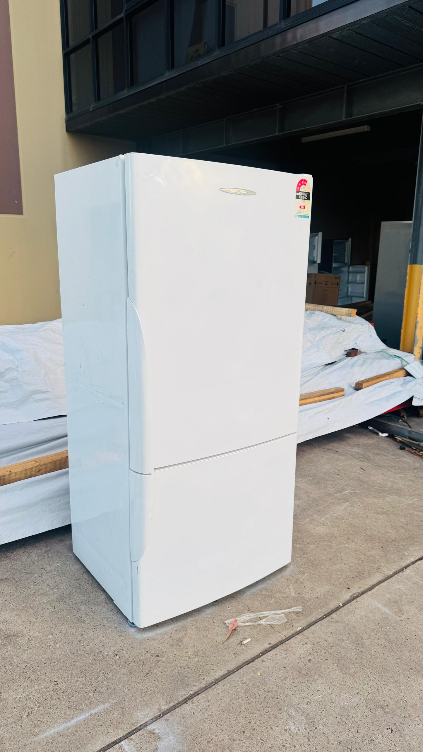 FISHER AND PAYKEL 522 LITRES FRIDGE FREEZER